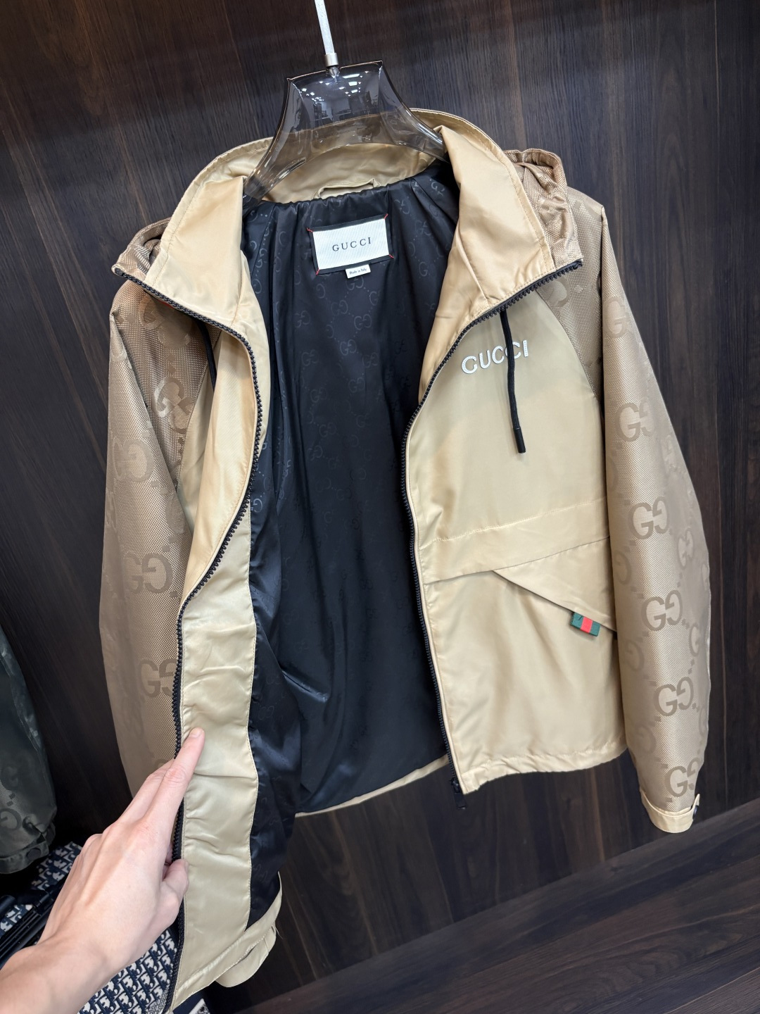Cheap Gucci Thin Jackets For Men in 229202, $135 USD- [IB229202] - Replica Gucci Thin Jackets For Men
