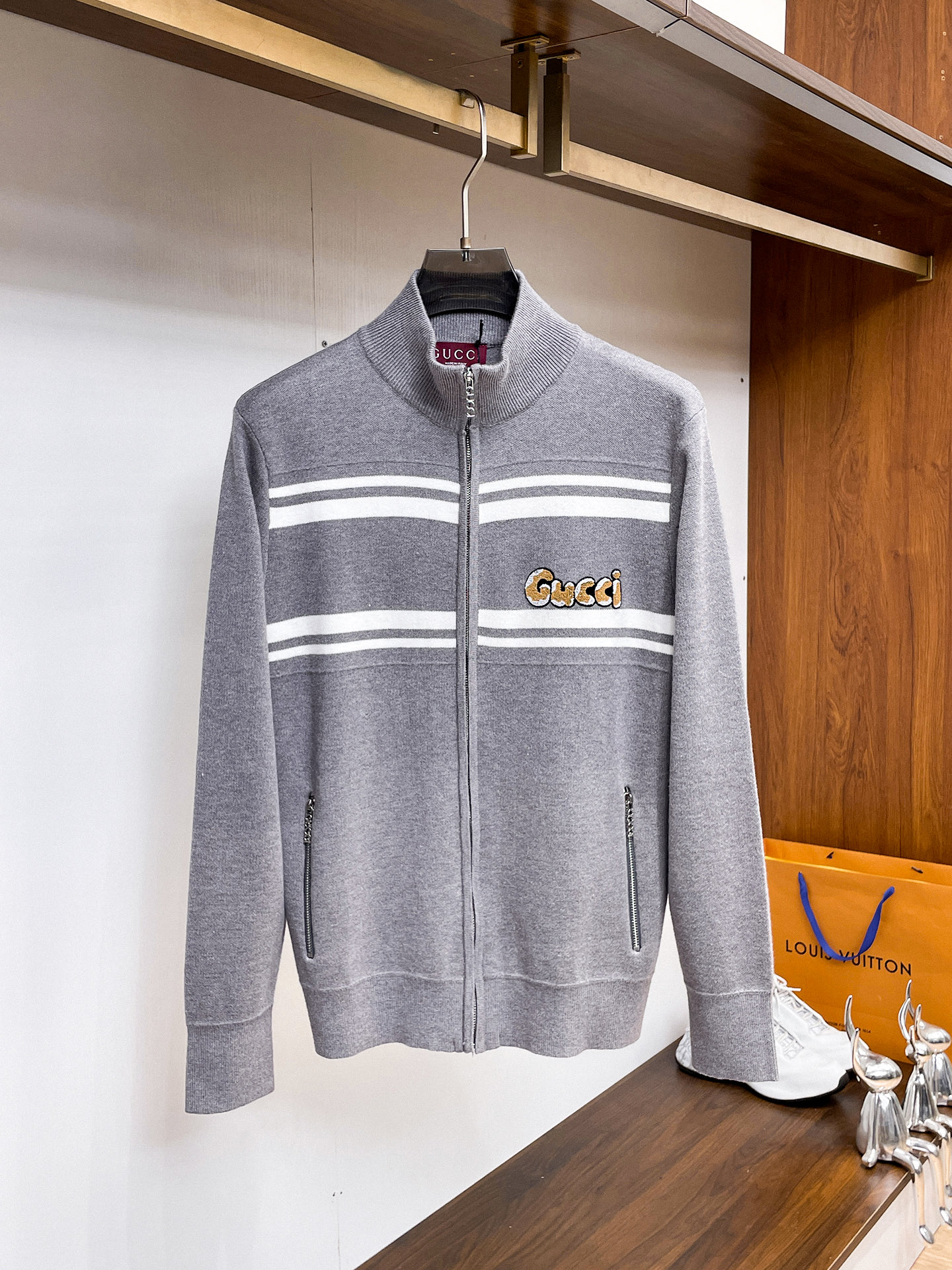 Cheap Gucci Thin Jackets For Men in 229206, $125 USD- [IB229206] - Replica Gucci Thin Jackets For Men
