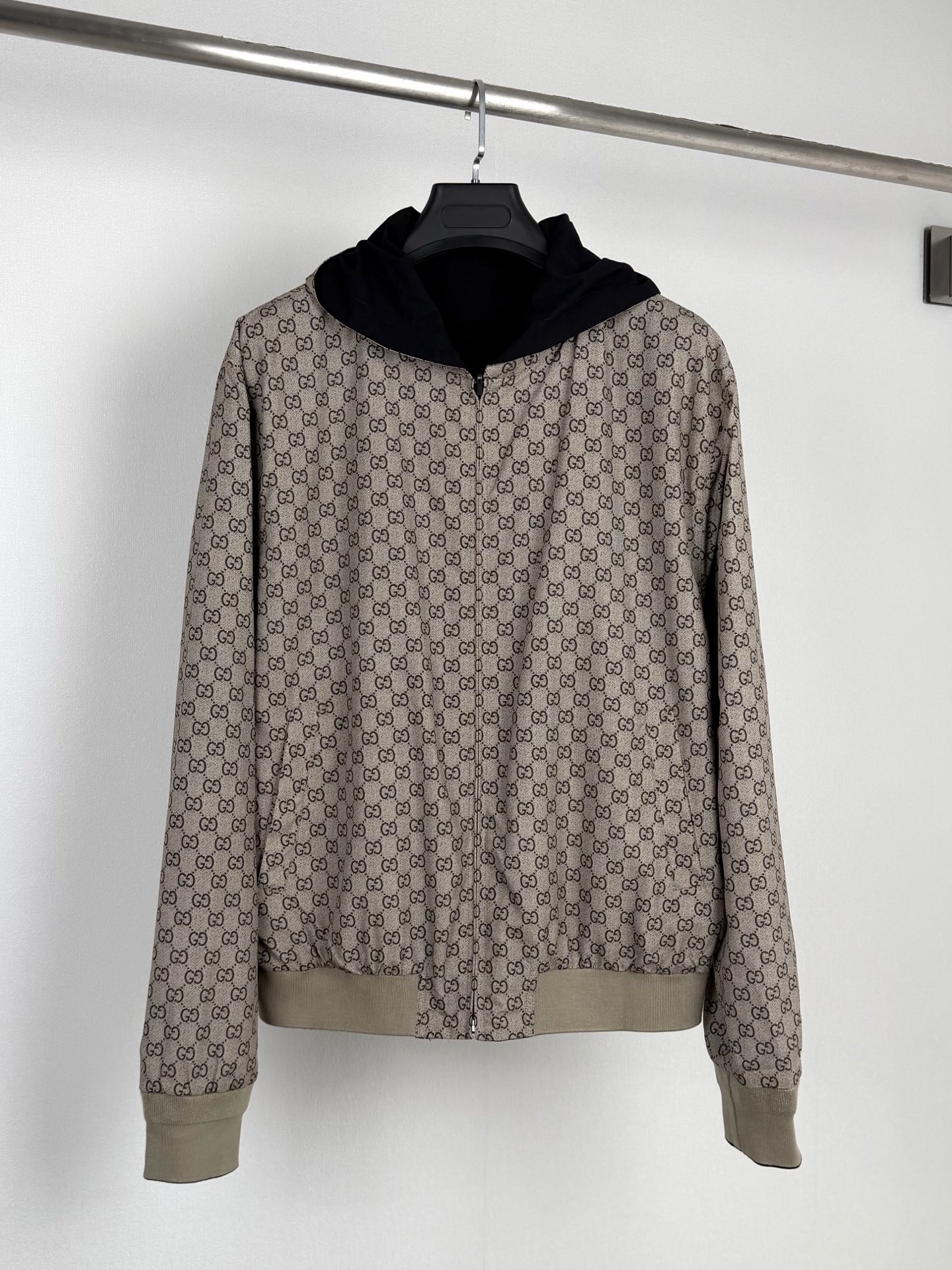 Cheap Gucci Thin Jackets For Men in 229207, $105 USD- [IB229207] - Replica Gucci Thin Jackets For Men