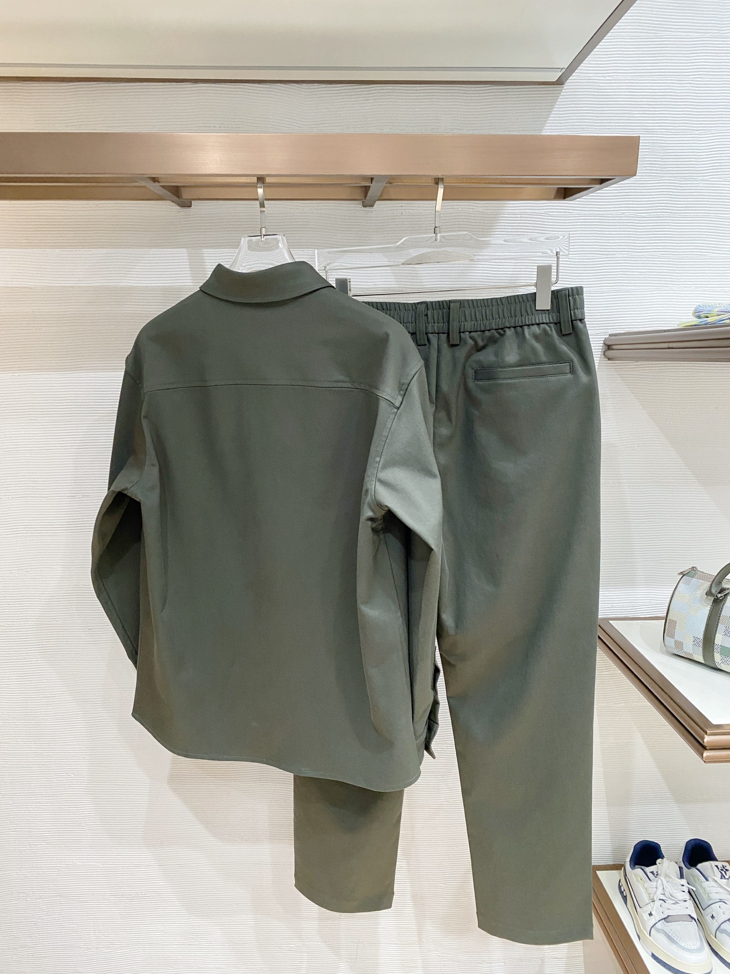 Cheap Gucci Tracksuits for Men in 229208, $195 USD- [IB229208] - Replica Gucci Tracksuits for Men