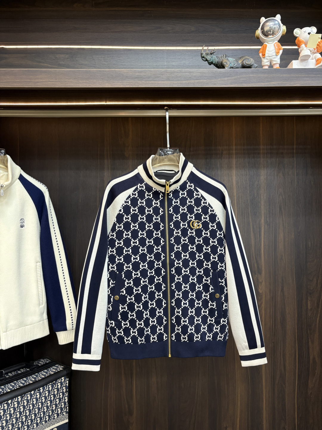 Cheap Gucci Tracksuits for Men in 229211, $145 USD- [IB229211] - Replica Gucci Thin Jackets For Men