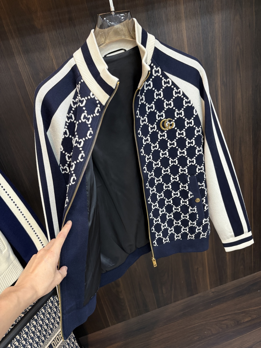 Cheap Gucci Tracksuits for Men in 229211, $145 USD- [IB229211] - Replica Gucci Thin Jackets For Men