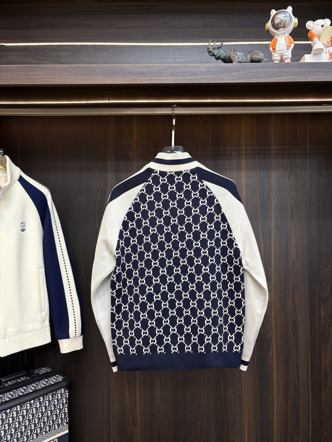 Cheap Gucci Tracksuits for Men in 229211, $145 USD- [IB229211] - Replica Gucci Thin Jackets For Men