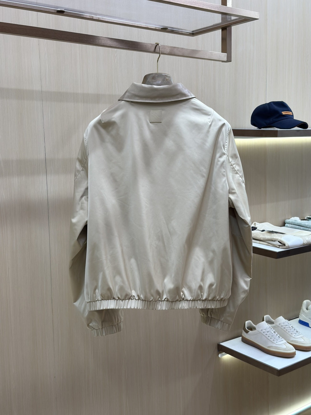 Cheap Louis Vuitton Thin Jackets For Men in 229460, $135 USD- [IB229460] - Replica Louis Vuitton Thin Jackets For Men