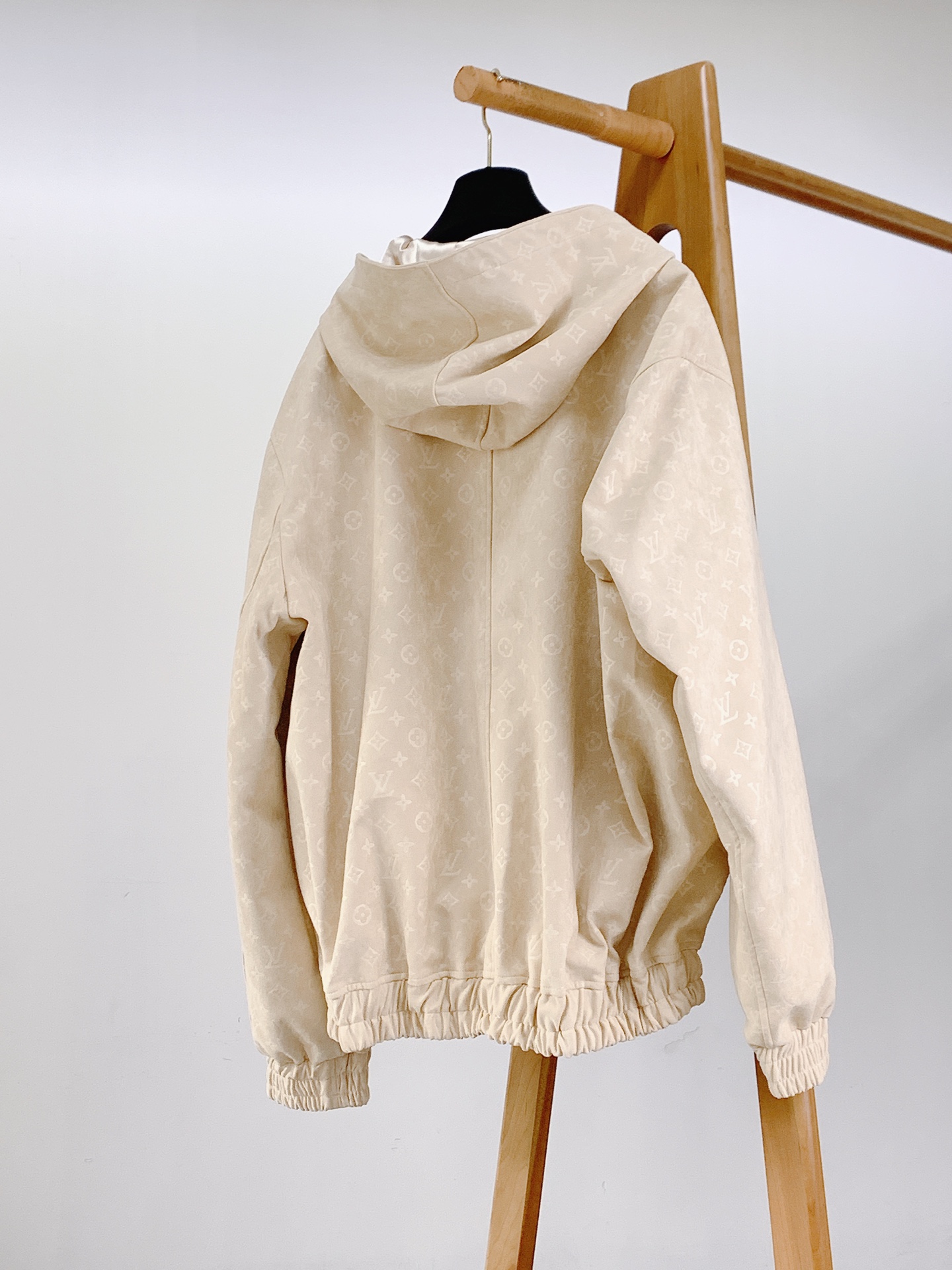 Cheap Louis Vuitton Thin Jackets For Men in 229468, $135 USD- [IB229468] - Replica Louis Vuitton Thin Jackets For Men