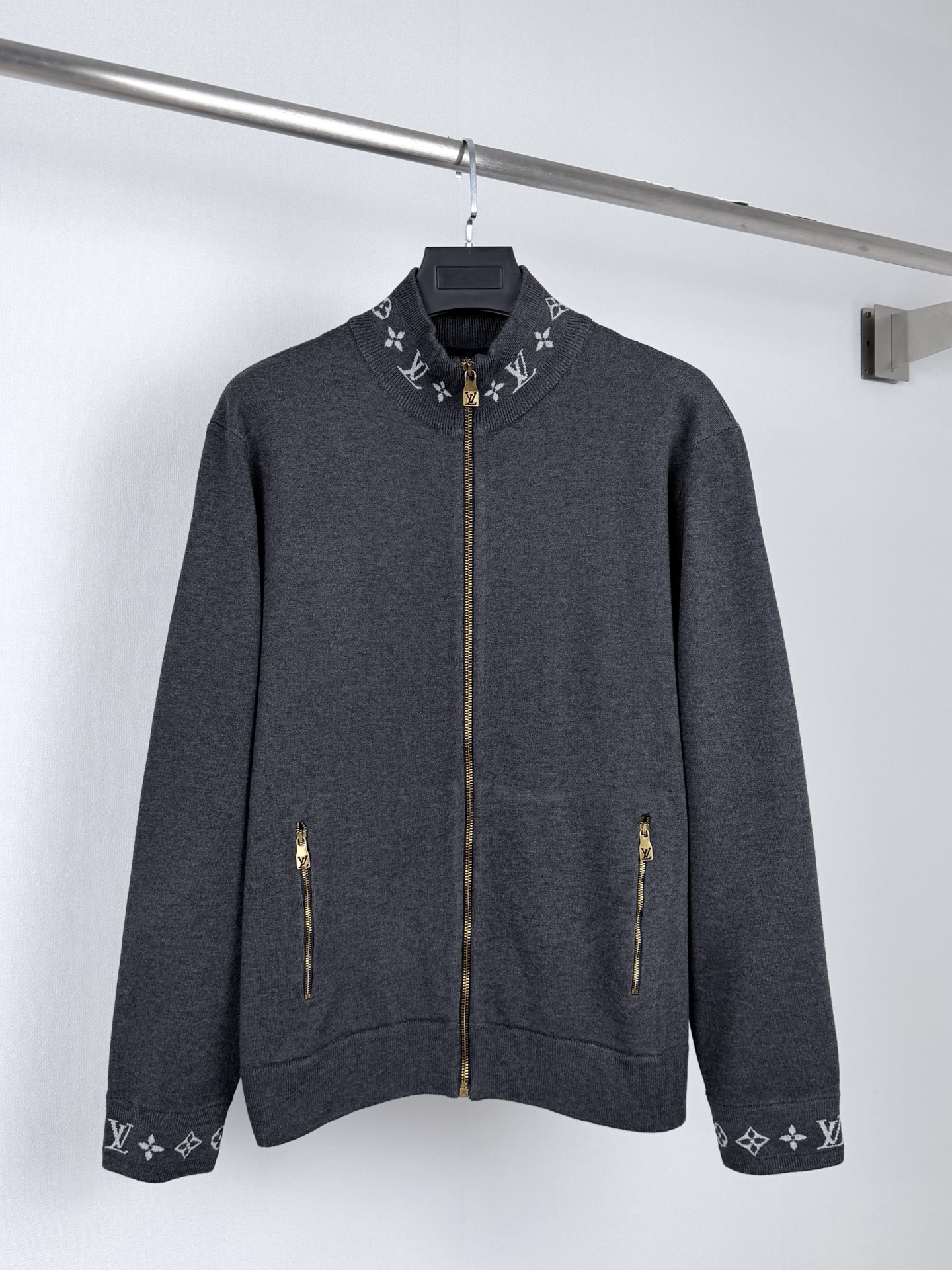 Cheap Louis Vuitton Thin Jackets For Men in 229477, $110 USD- [IB229477] - Replica Louis Vuitton Thin Jackets For Men