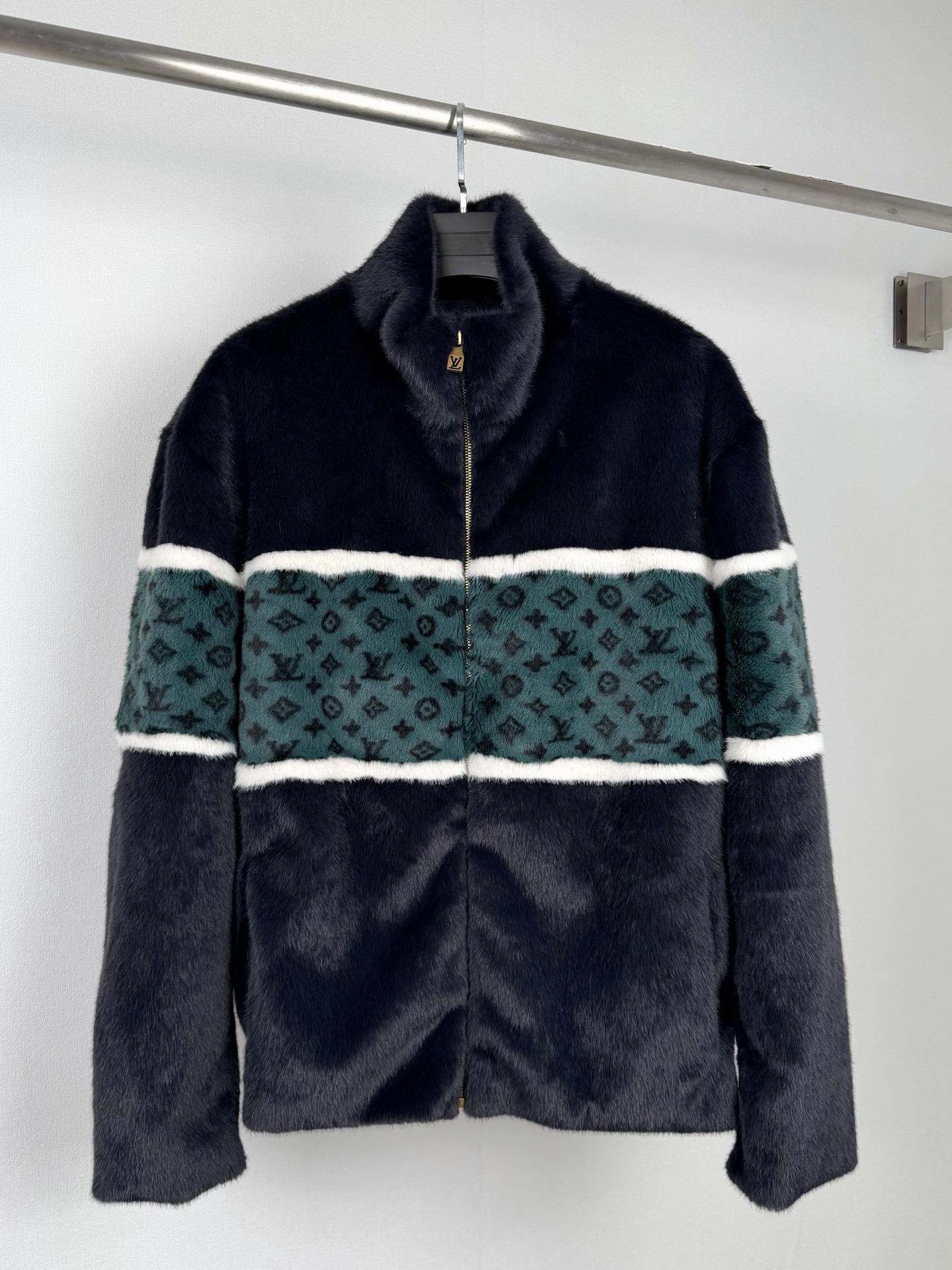 Cheap Louis Vuitton Thick Jackets For Men in 229480, $175 USD- [IB229480] - Replica Louis Vuitton Thick Jackets For Men