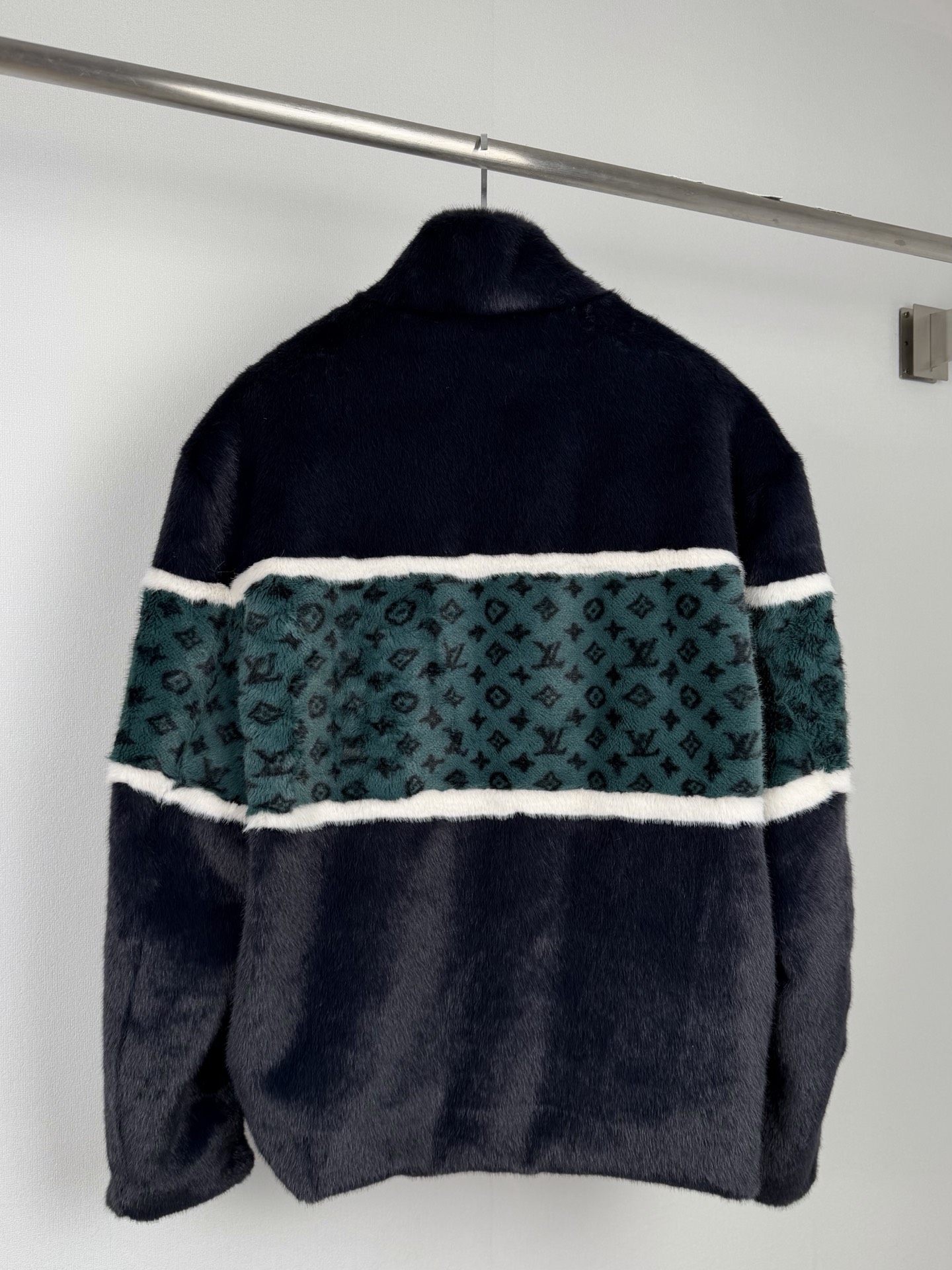 Cheap Louis Vuitton Thick Jackets For Men in 229480, $175 USD- [IB229480] - Replica Louis Vuitton Thick Jackets For Men