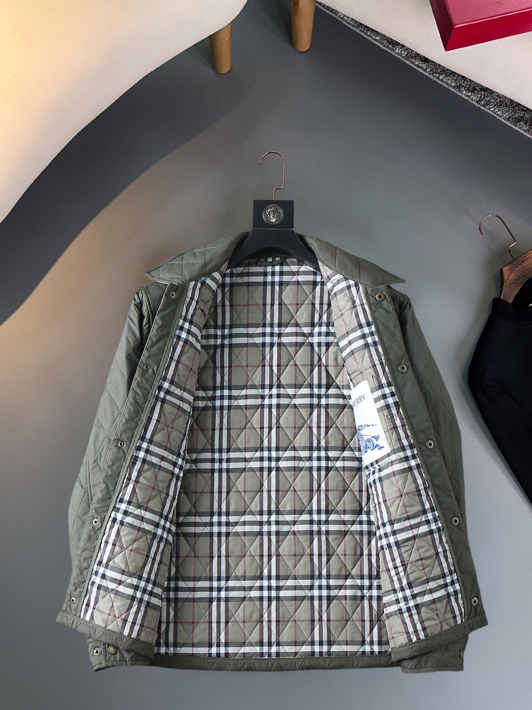 Cheap Burberry Trench Coats For Men in 229604, $125 USD- [IB229604] - Replica Burberry Trench Coats For Men