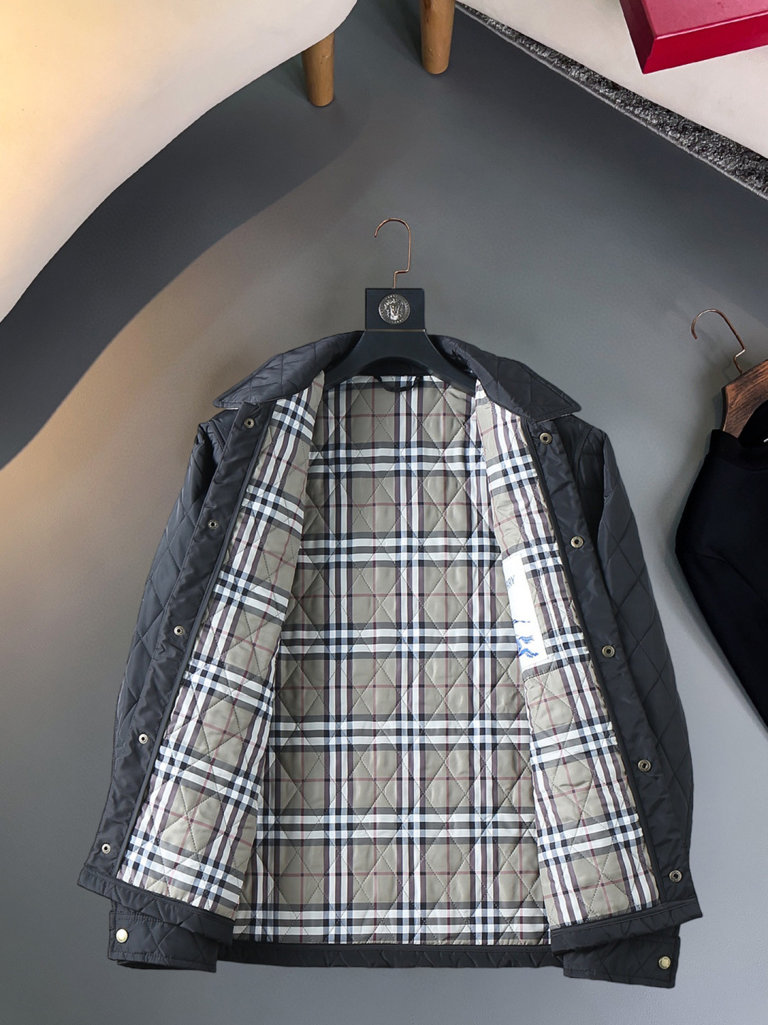 Cheap Burberry Trench Coats For Men in 229606, $125 USD- [IB229606] - Replica Burberry Trench Coats For Men