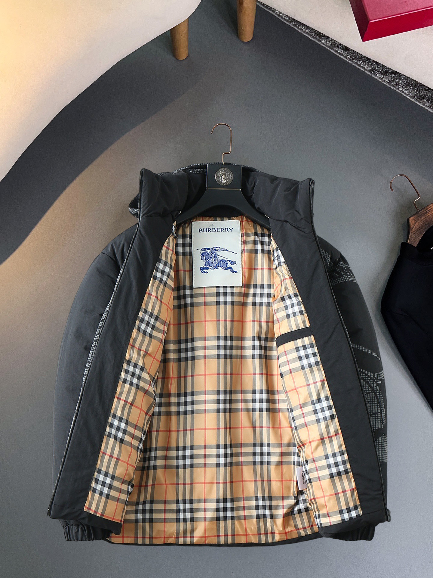 Cheap Burberry Trench Coats For Men in 229607, $165 USD- [IB229607] - Replica Burberry Trench Coats For Men