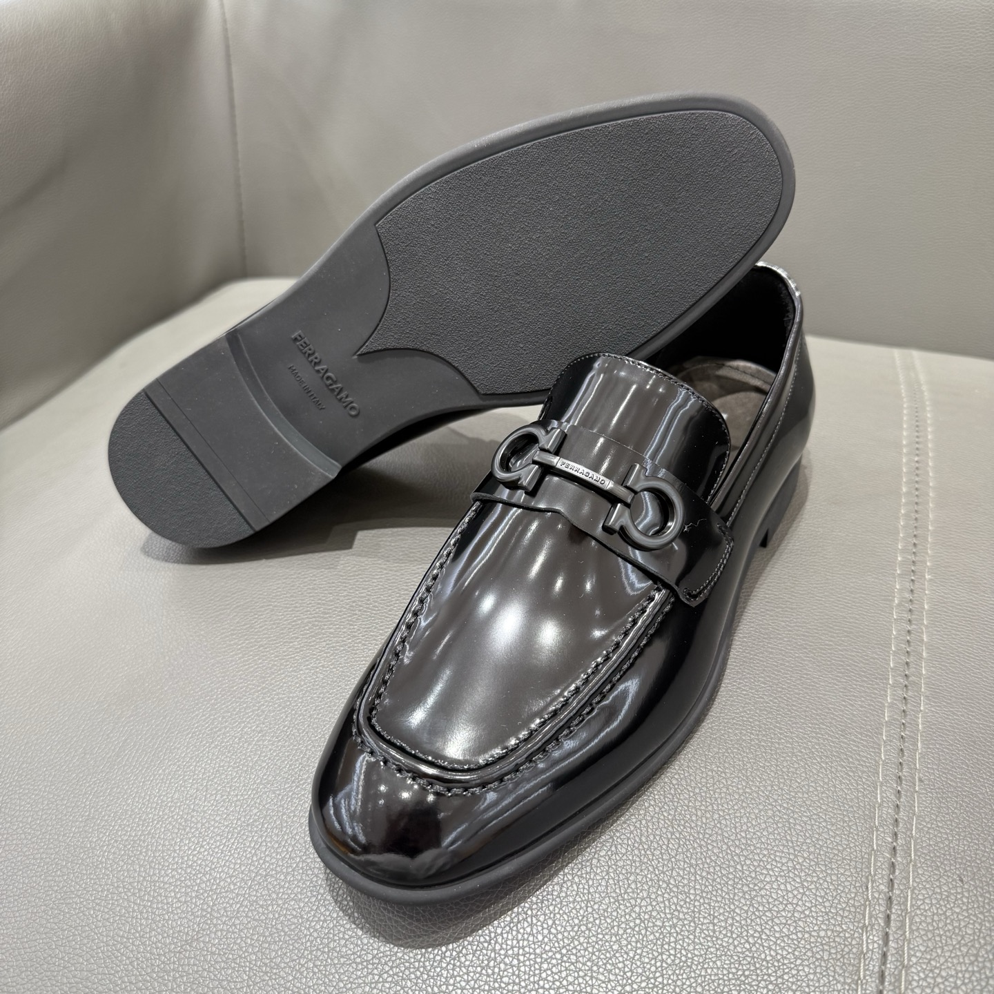 Cheap Ferragamo Loafers and Drivers For Men in 229856, $160 USD- [IB229856] - Replica Ferragamo Loafers and Drivers For Men