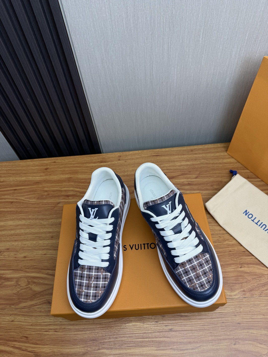 Cheap Louis Vuitton Sneakers For Men in 229993, $85 USD- [IB229993] - Replica Louis Vuitton Sneakers For Men