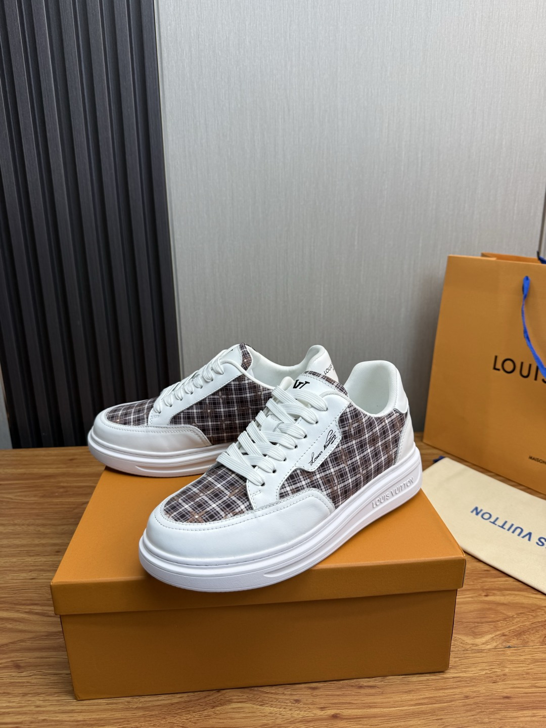Cheap Louis Vuitton Sneakers For Men in 229994, $85 USD- [IB229994] - Replica Louis Vuitton Sneakers For Men