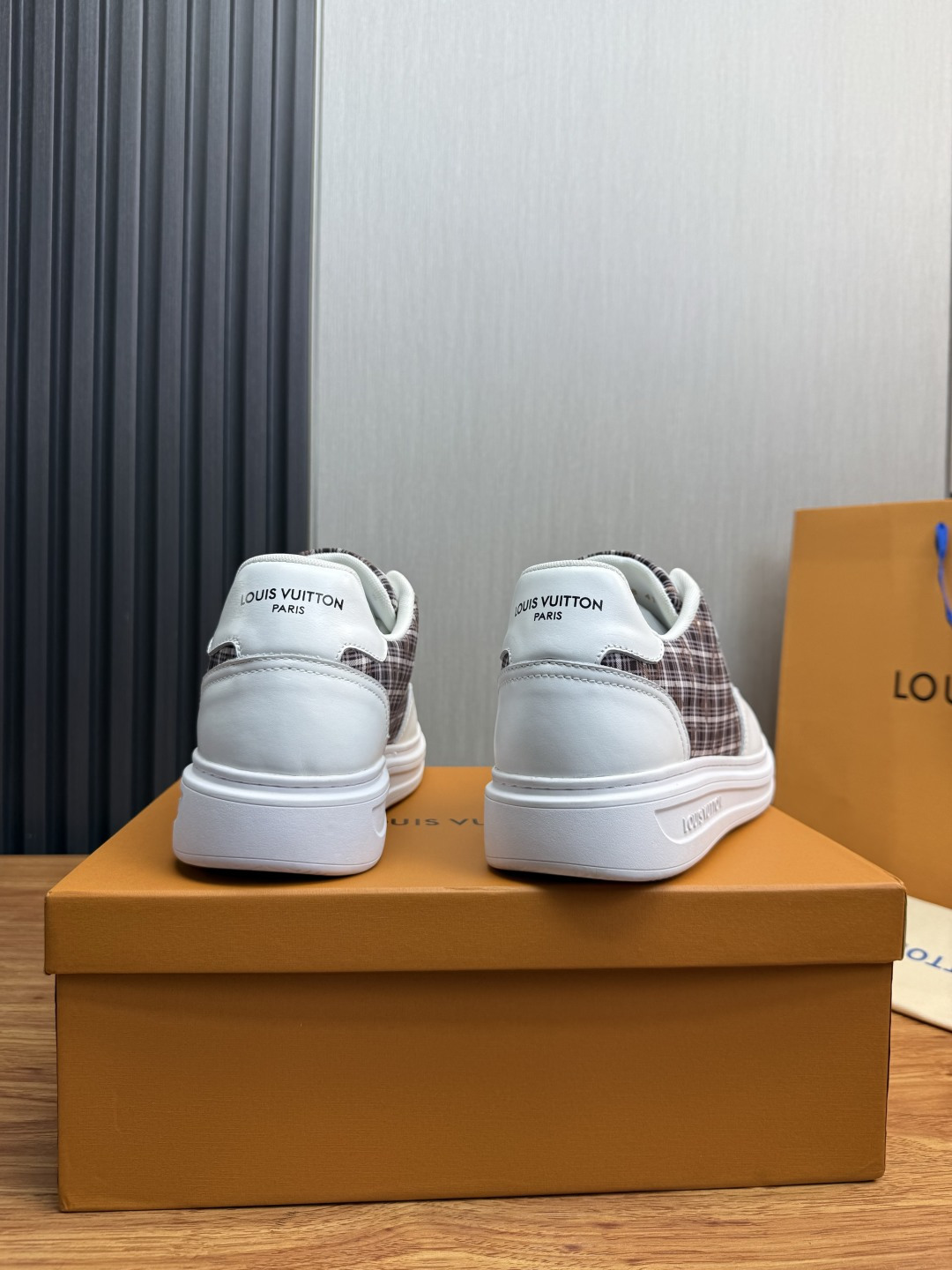 Cheap Louis Vuitton Sneakers For Men in 229994, $85 USD- [IB229994] - Replica Louis Vuitton Sneakers For Men