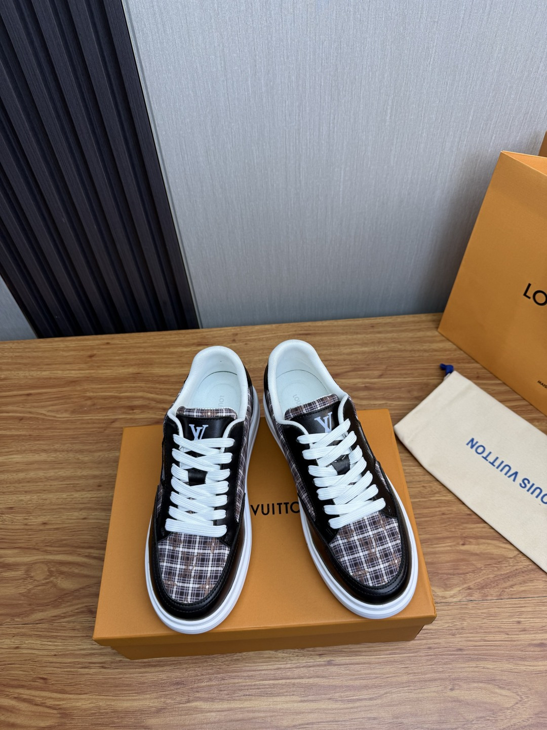 Cheap Louis Vuitton Sneakers For Men in 229995, $85 USD- [IB229995] - Replica Louis Vuitton Sneakers For Men