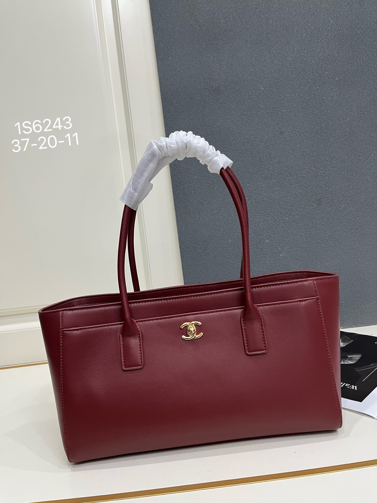 Cheap Chanel AAA quality Handbags in 230073, $140 USD- [IB230073] - Replica Chanel AAA quality Handbags