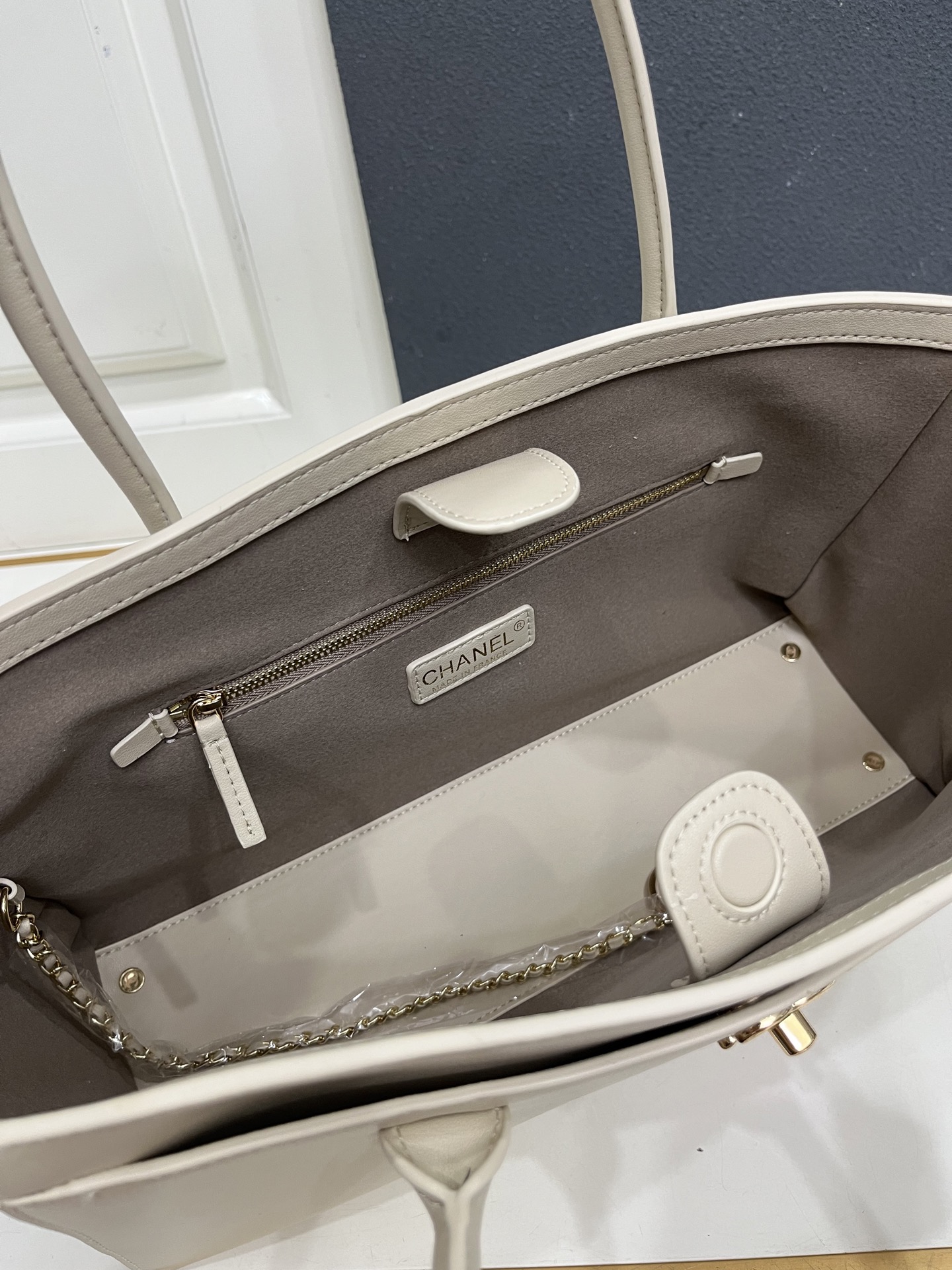 Cheap Chanel AAA quality Handbags in 230074, $140 USD- [IB230074] - Replica Chanel AAA quality Handbags