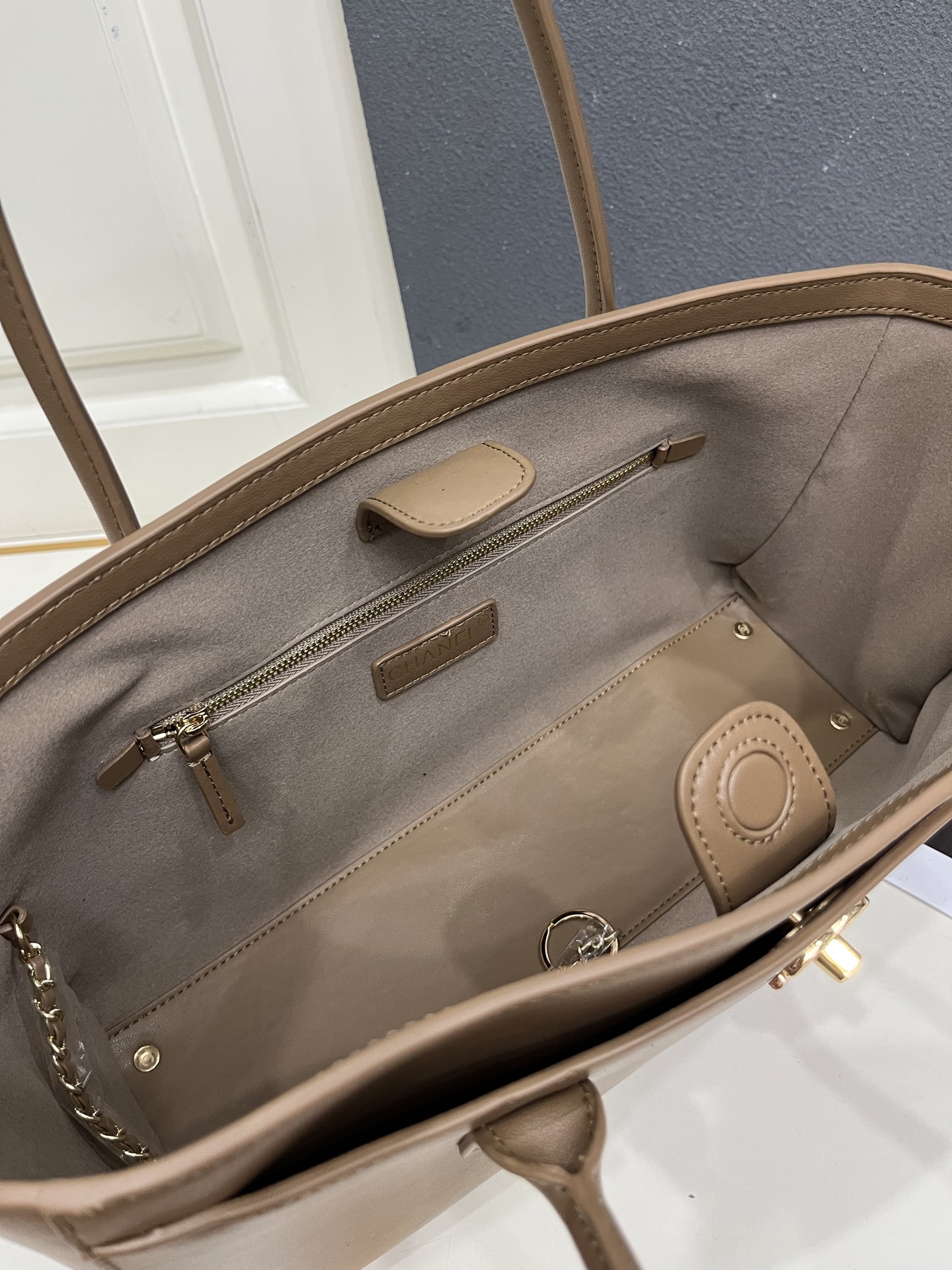 Cheap Chanel AAA quality Handbags in 230075, $140 USD- [IB230075] - Replica Chanel AAA quality Handbags