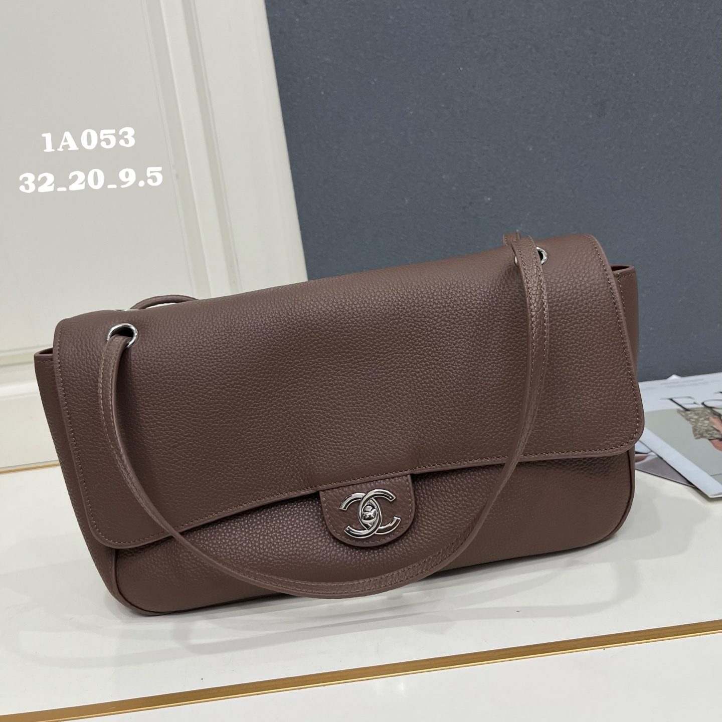Cheap Chanel AAA quality Handbags in 230083, $140 USD- [IB230083] - Replica Chanel AAA quality Handbags