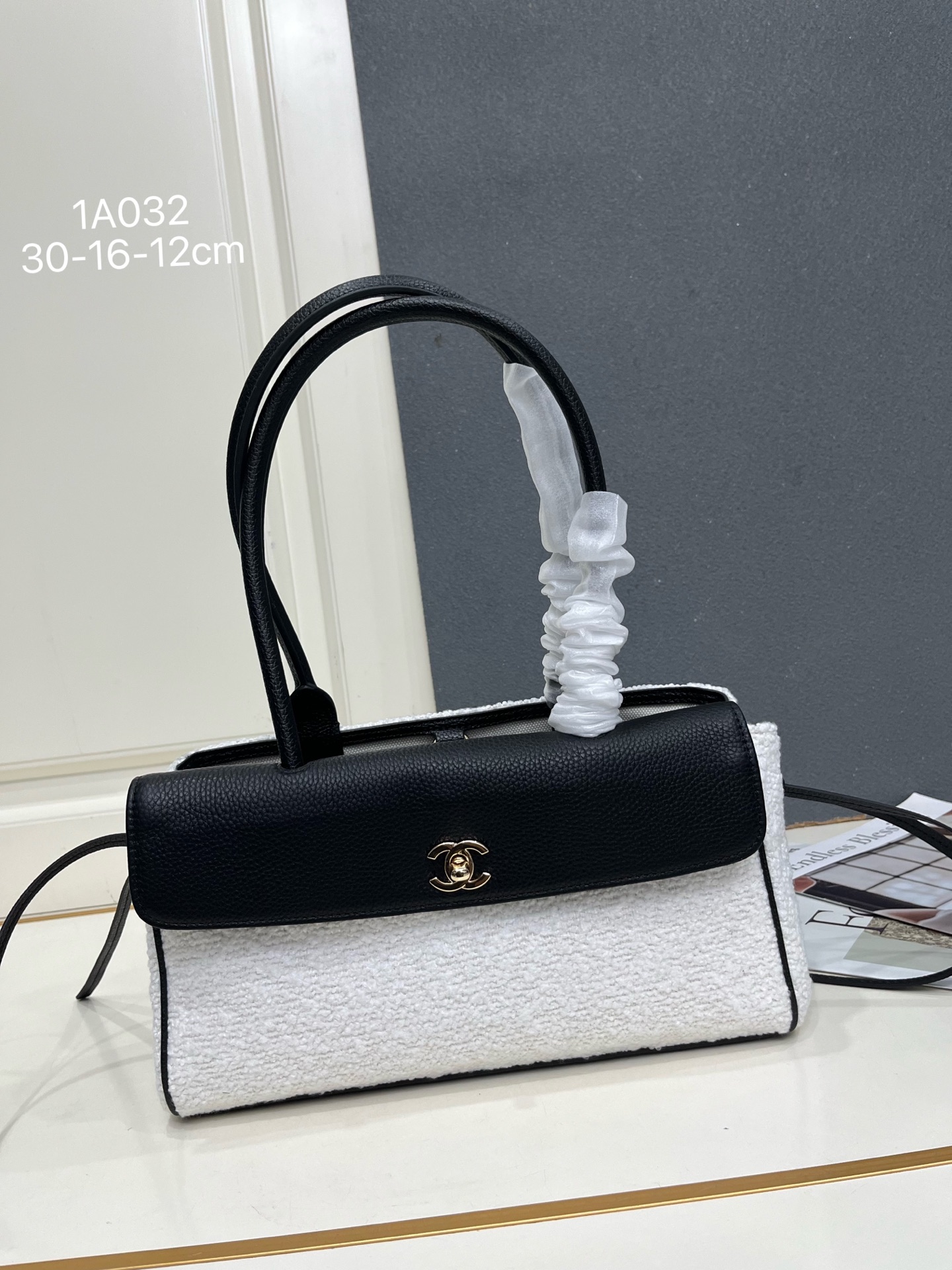 Cheap Chanel AAA quality Handbags in 230086, $130 USD- [IB230086] - Replica Chanel AAA quality Handbags