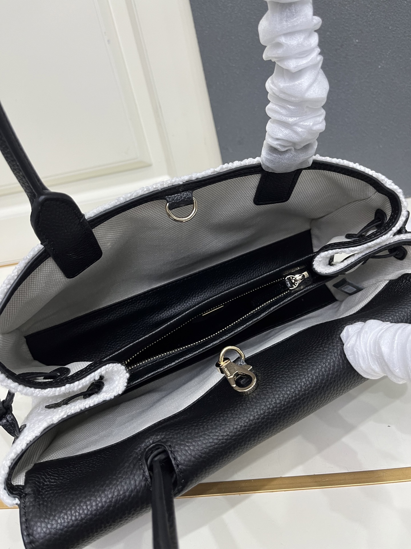 Cheap Chanel AAA quality Handbags in 230086, $130 USD- [IB230086] - Replica Chanel AAA quality Handbags