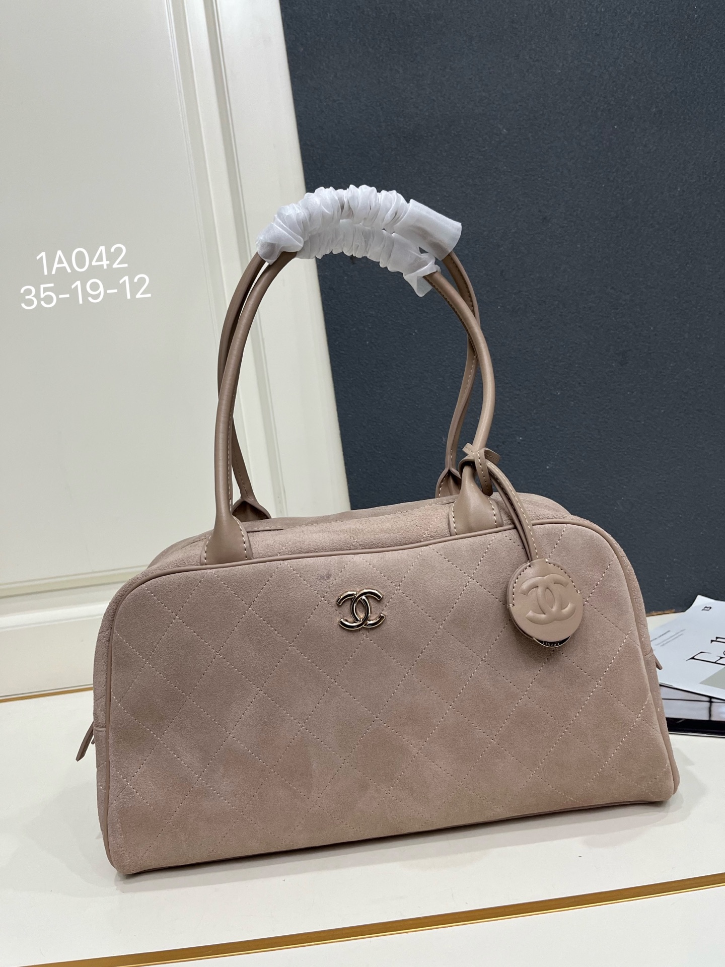 Cheap Chanel AAA quality Handbags in 230088, $135 USD- [IB230088] - Replica Chanel AAA quality Handbags