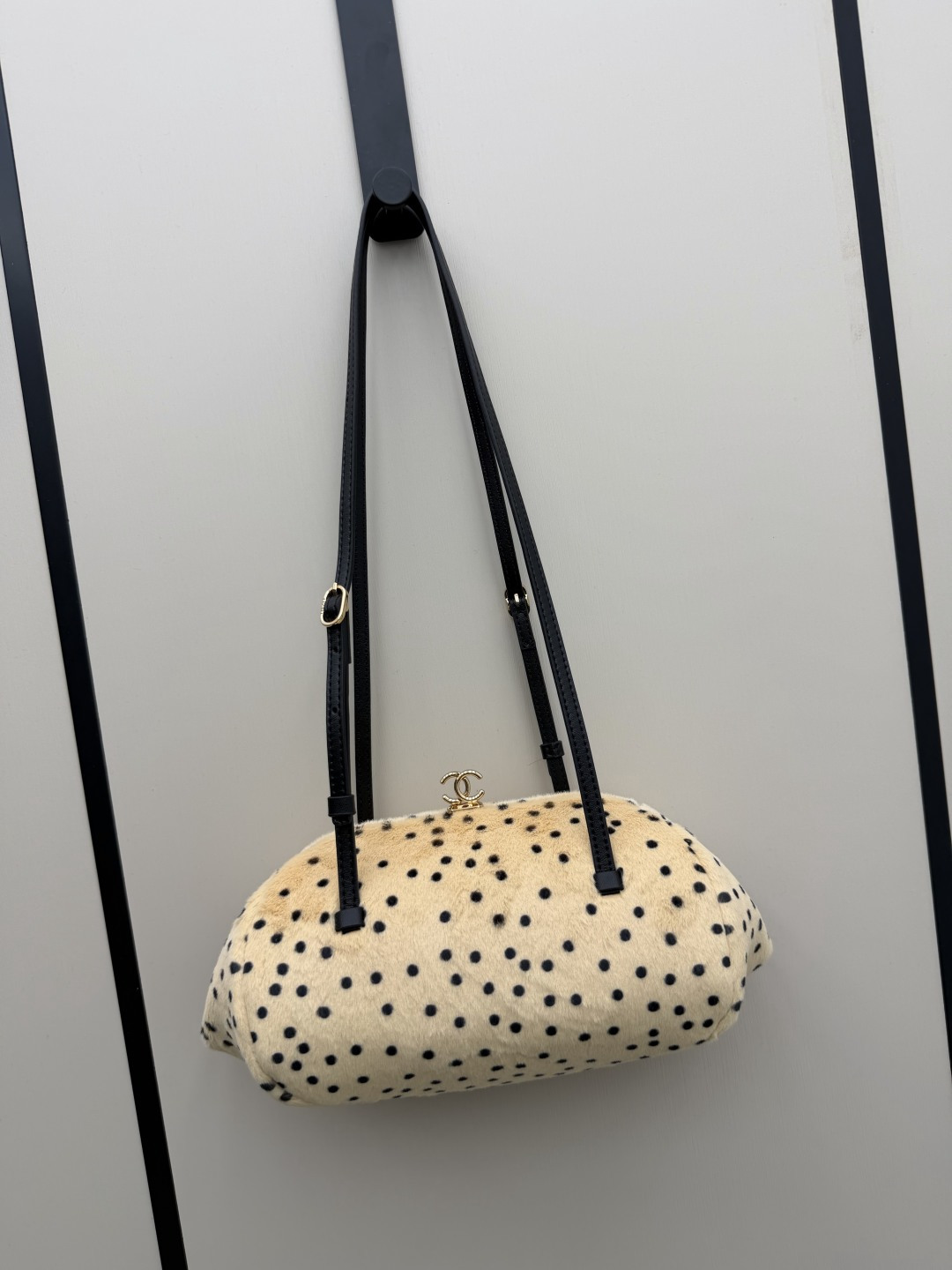 Cheap Chanel AAA quality Handbags in 230094, $140 USD- [IB230094] - Replica Chanel AAA quality Handbags