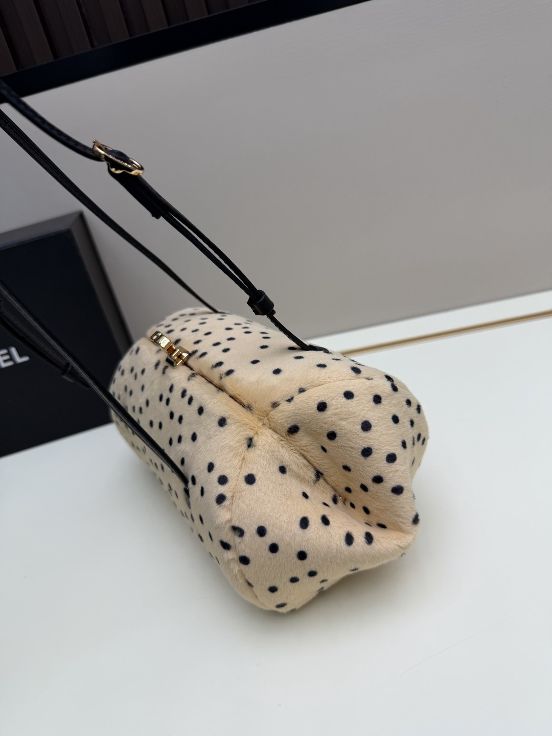 Cheap Chanel AAA quality Handbags in 230094, $140 USD- [IB230094] - Replica Chanel AAA quality Handbags
