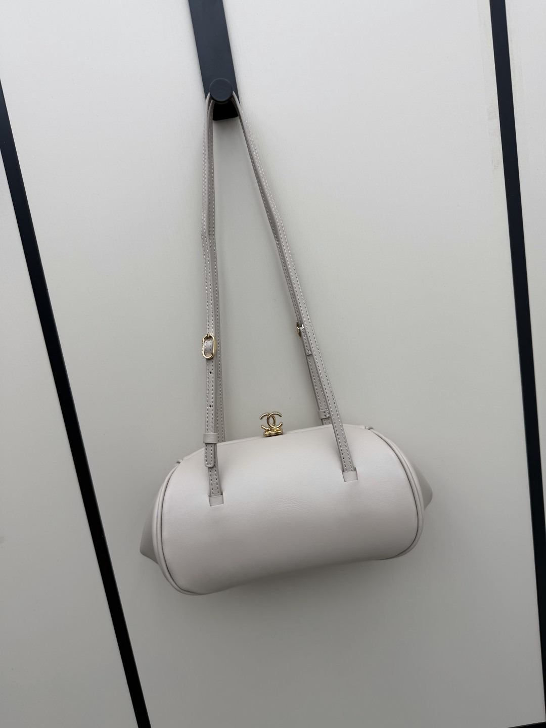 Cheap Chanel AAA quality Handbags in 230099, $140 USD- [IB230099] - Replica Chanel AAA quality Handbags