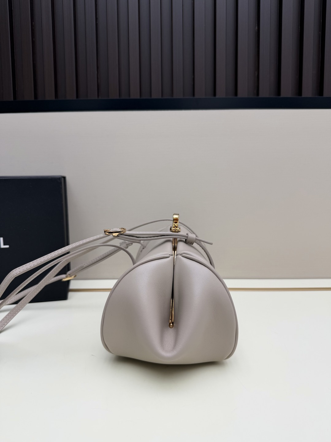 Cheap Chanel AAA quality Handbags in 230099, $140 USD- [IB230099] - Replica Chanel AAA quality Handbags
