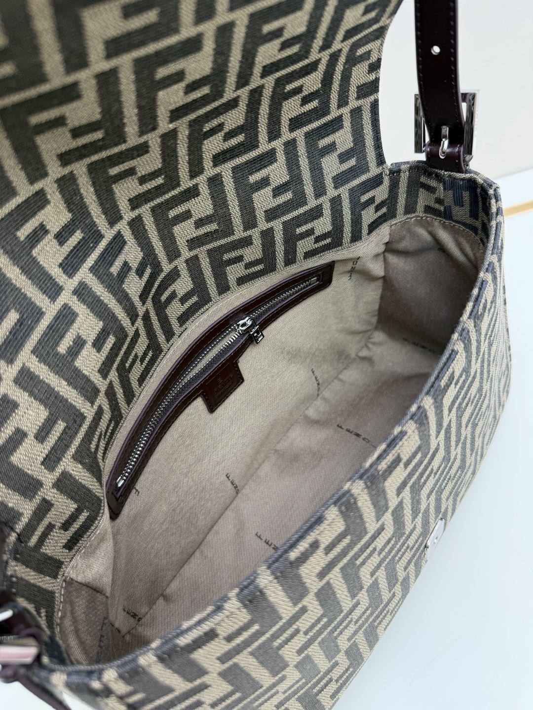 Cheap Fendi AAA+++ Handbags in 230100, $110 USD- [IB230100] - Replica Fendi AAA+++ Handbags