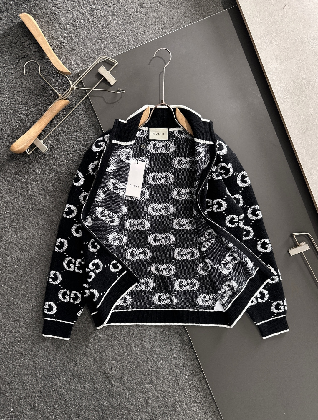 Cheap Gucci Thin Jackets For Men in 230280, $120 USD- [IB230280] - Replica Gucci Thin Jackets For Men