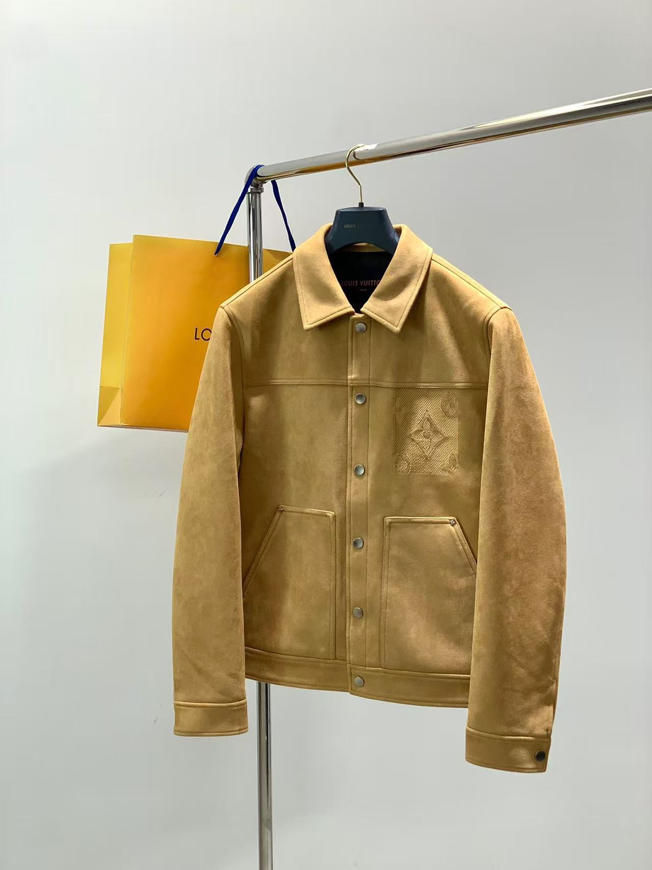 Cheap Louis Vuitton Thick Jackets For Men in 230282, $180 USD- [IB230282] - Replica Louis Vuitton Thick Jackets For Men