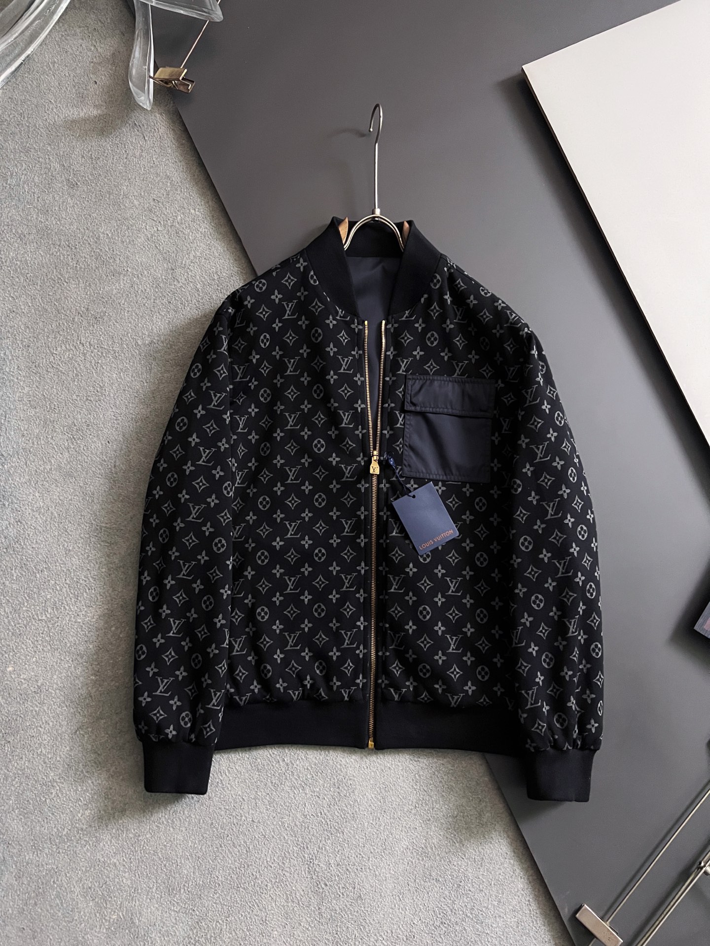 Cheap Louis Vuitton Thin Jackets For Men in 230353, $160 USD- [IB230353] - Replica Louis Vuitton Thin Jackets For Men