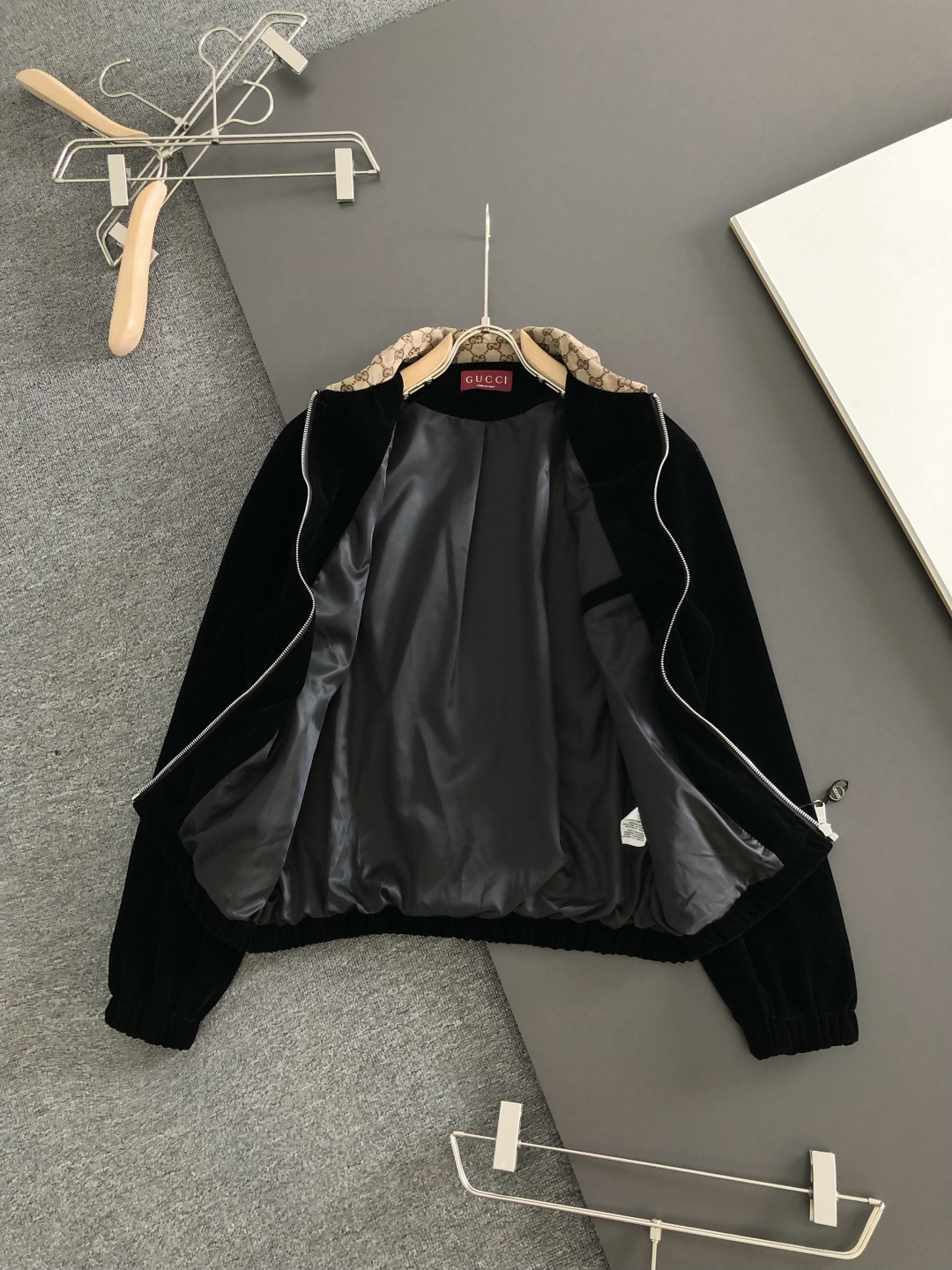 Cheap Gucci Tracksuits for Men in 230367, $110 USD- [IB230367] - Replica Gucci Tracksuits for Men