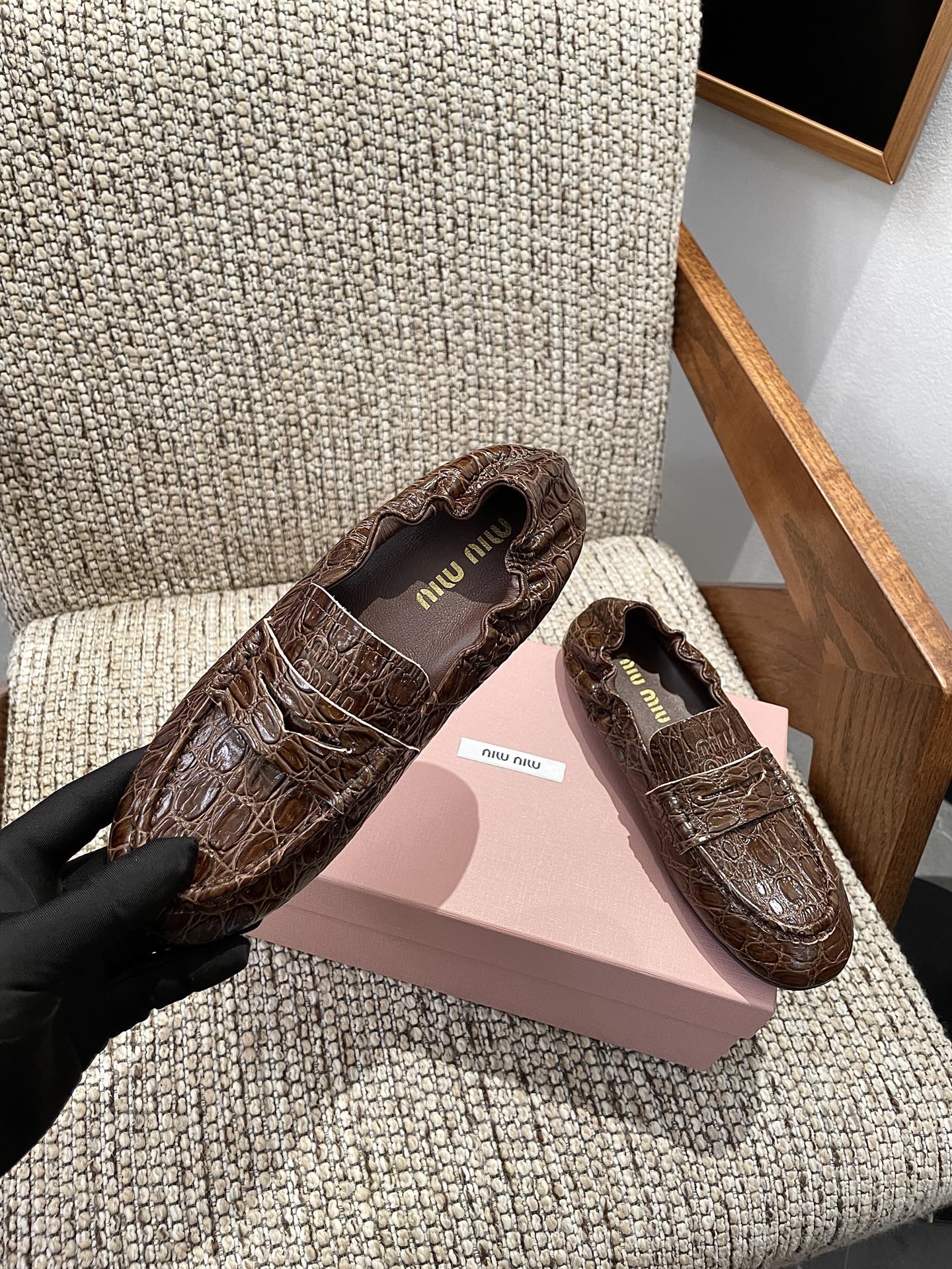 Cheap MiuMiu Leopold shoes For Women in 230742, $110 USD- [IB230742] - Replica MiuMiu Leopold shoes For Women