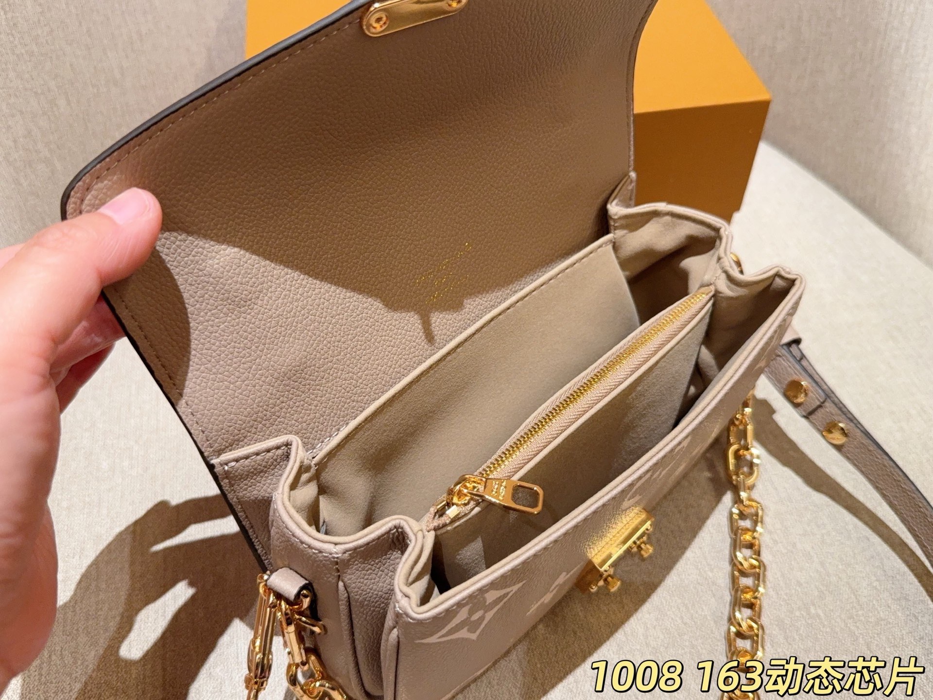 Cheap Louis Vuitton AAA Quality Handbags in 230764, $110 USD- [IB230764] - Replica Louis Vuitton AAA Quality Handbags
