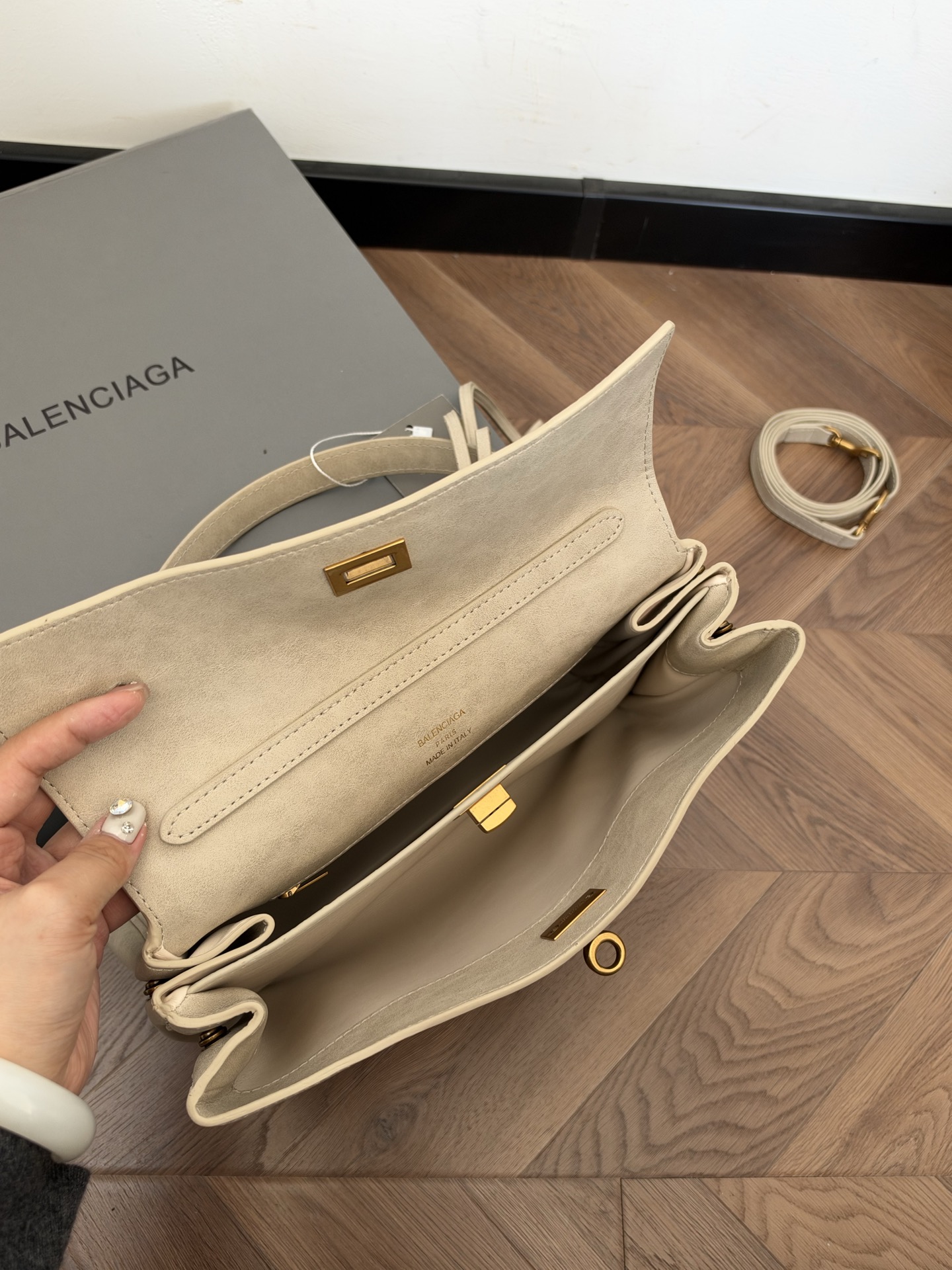 Cheap Balenciaga high quality Handbags in 230775, $140 USD- [IB230775] - Replica Balenciaga high quality Handbags
