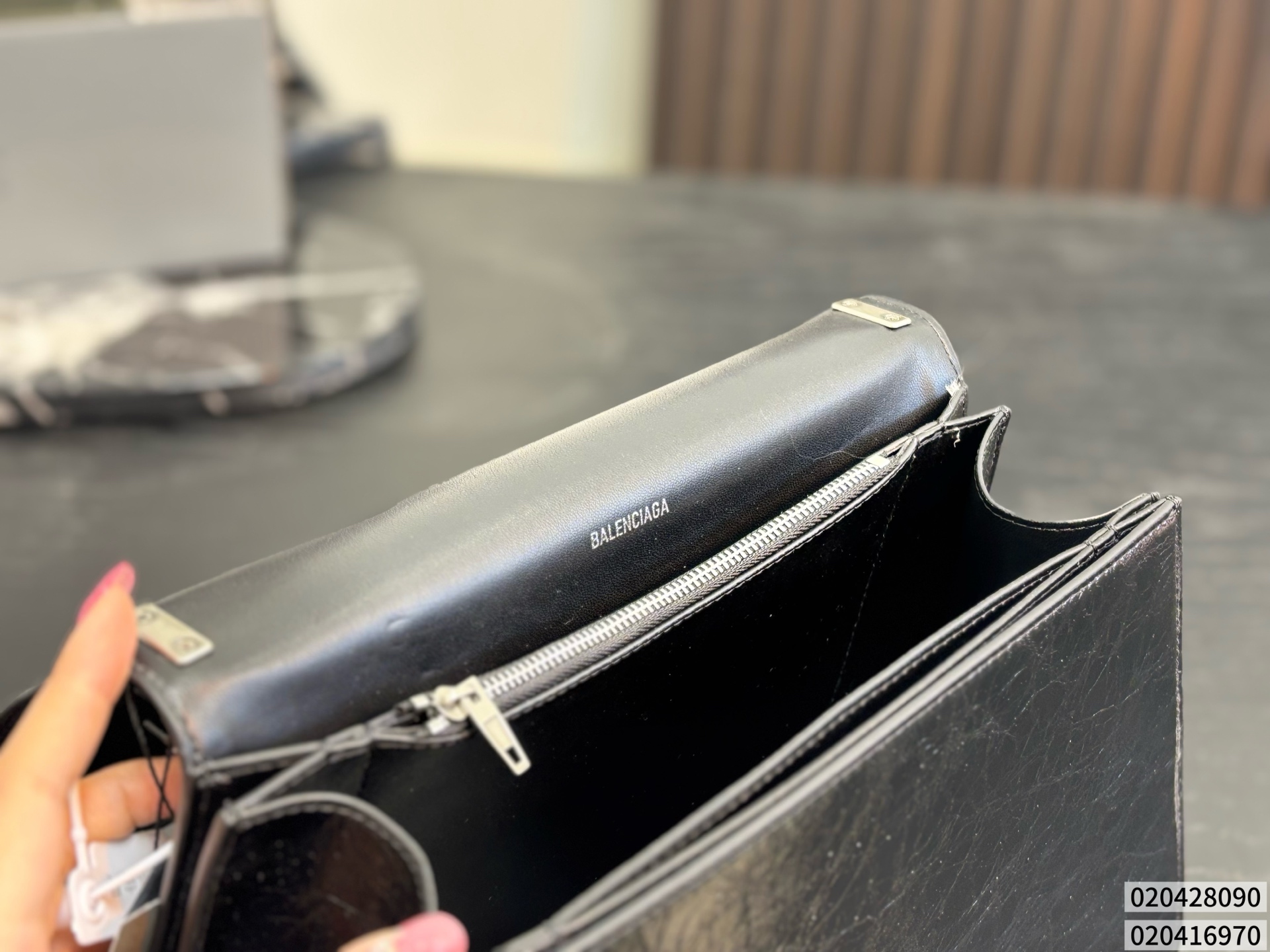 Cheap Balenciaga high quality Handbags in 230780, $115 USD- [IB230780] - Replica Balenciaga high quality Handbags