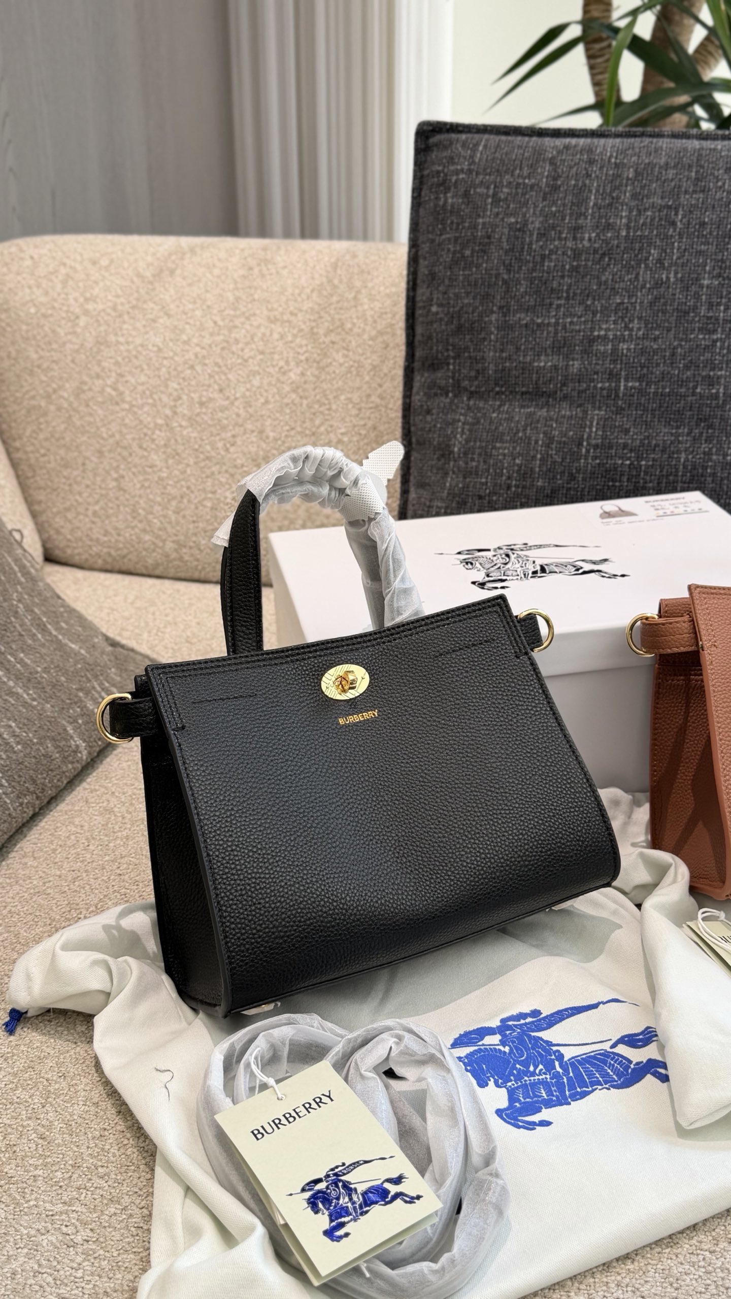 Cheap Burberry AAA Quality Handbags in 230807, $115 USD- [IB230807] - Replica Burberry AAA Quality Handbags