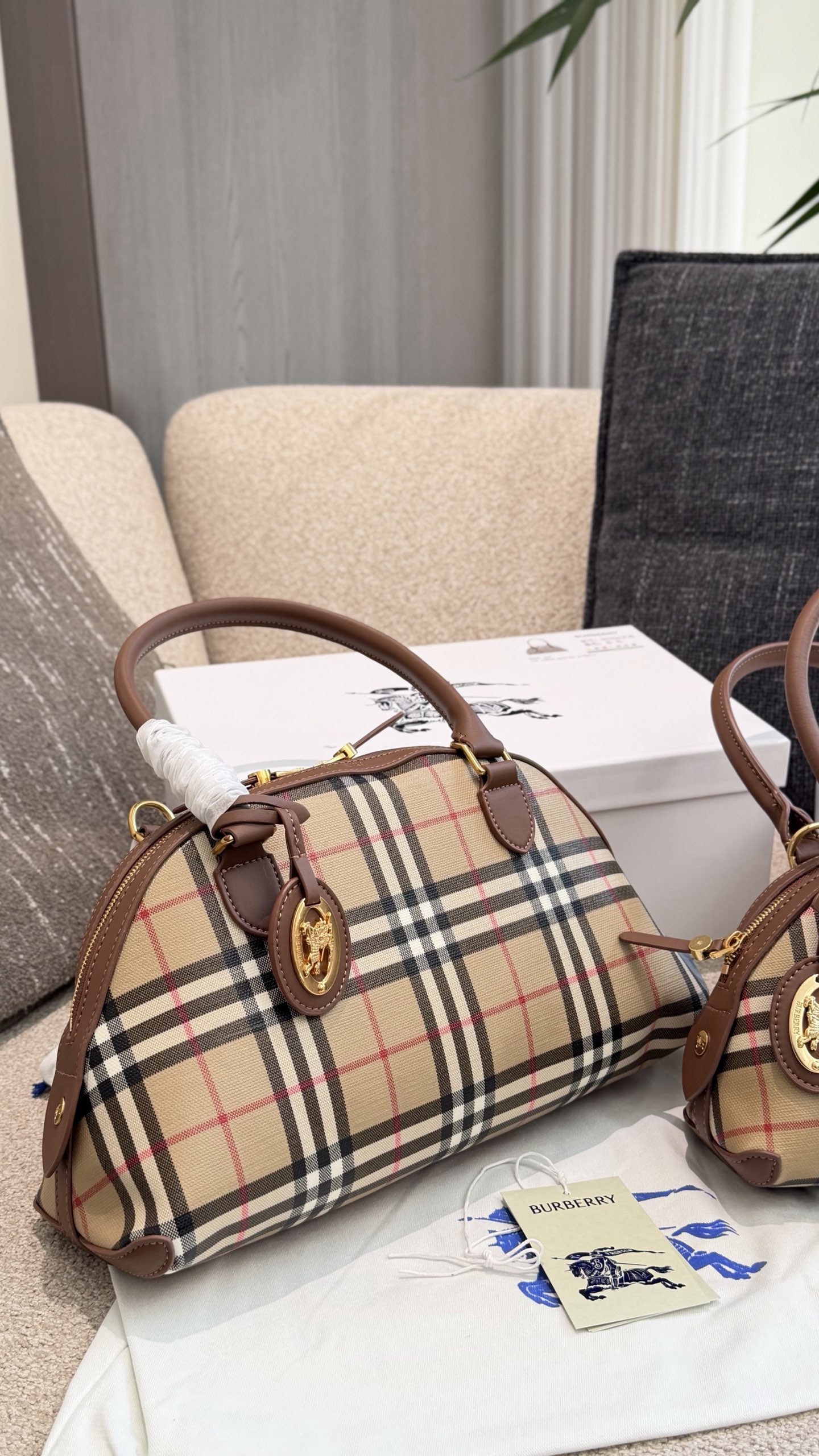 Cheap Burberry AAA Quality Handbags in 230809, $115 USD- [IB230809] - Replica Burberry AAA Quality Handbags