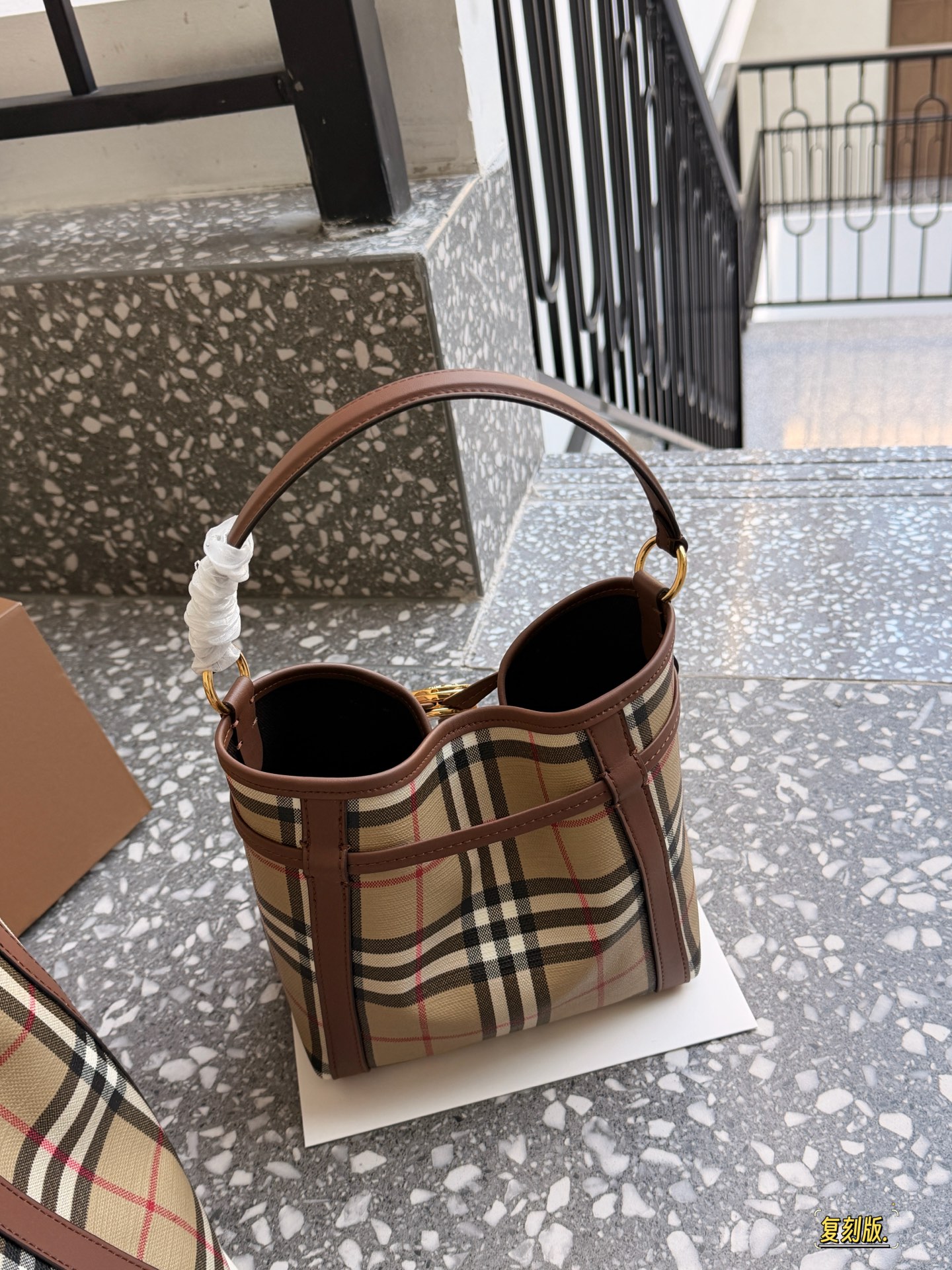 Cheap Burberry AAA Quality Handbags in 230810, $115 USD- [IB230810] - Replica Burberry AAA Quality Handbags