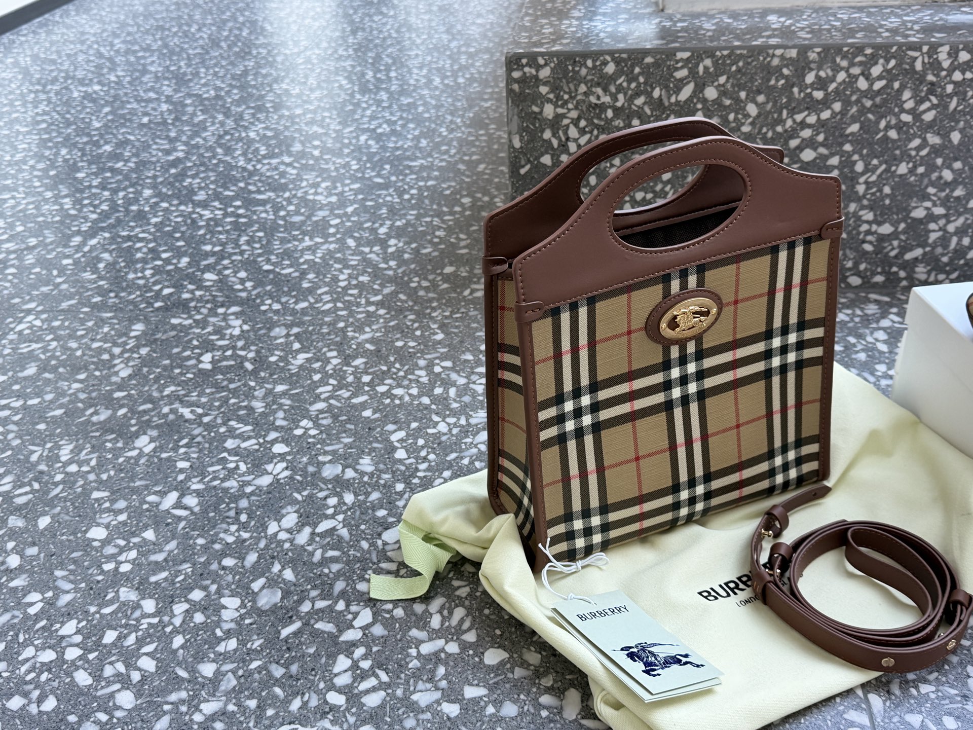 Cheap Burberry AAA Quality Handbags in 230811, $115 USD- [IB230811] - Replica Burberry AAA Quality Handbags