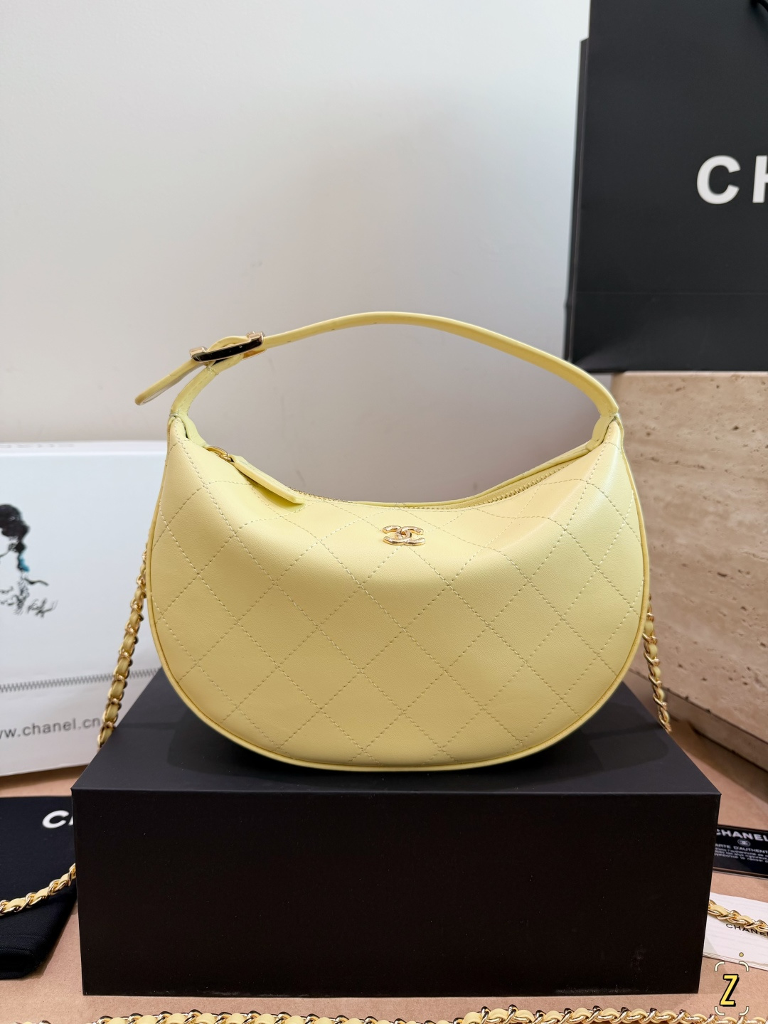 Cheap Chanel AAA quality Handbags in 230870, $80 USD- [IB230870] - Replica Chanel AAA quality Handbags