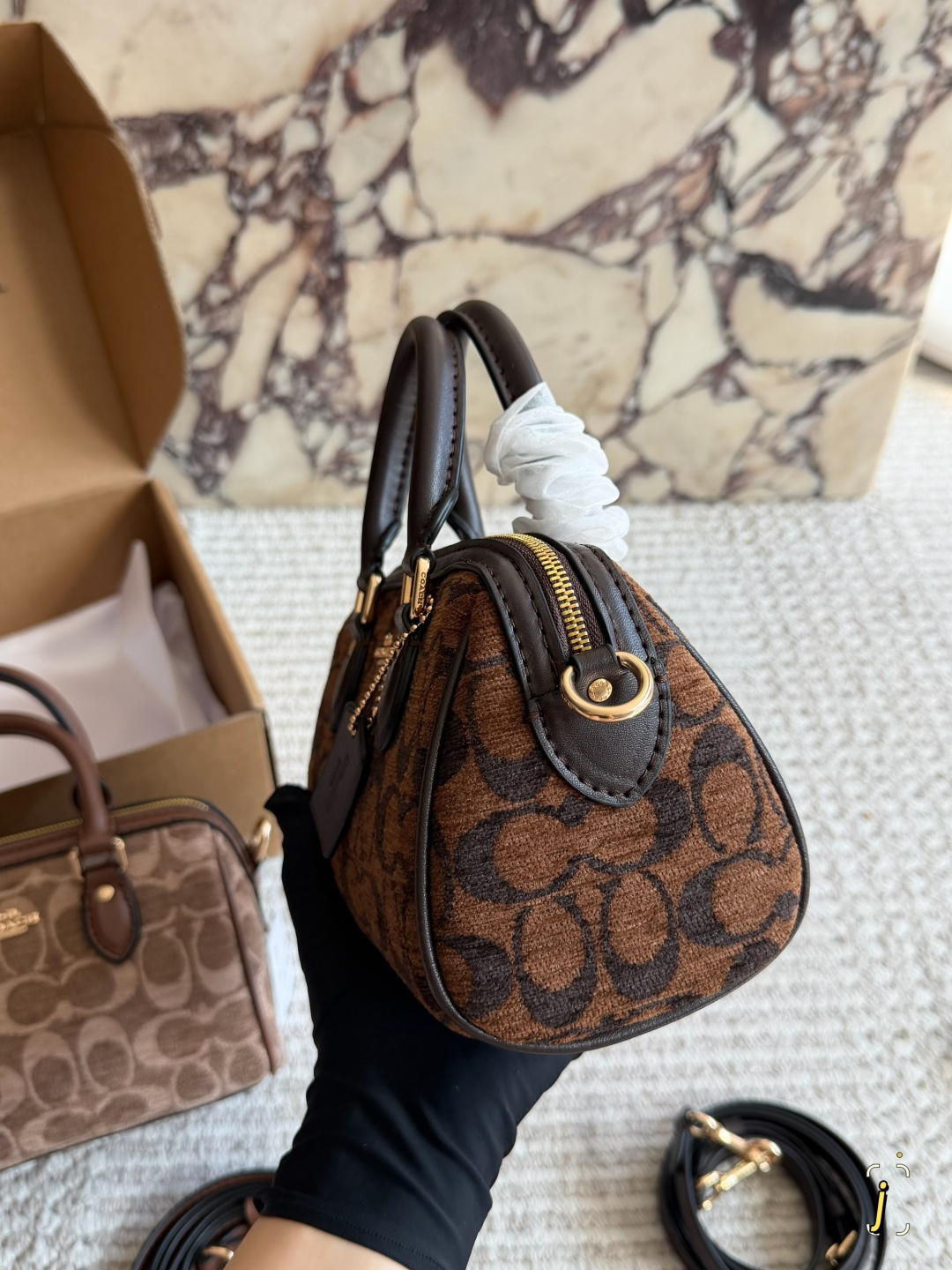 Cheap Chanel AAA quality Handbags in 230877, $80 USD- [IB230877] - Replica Chanel AAA quality Handbags