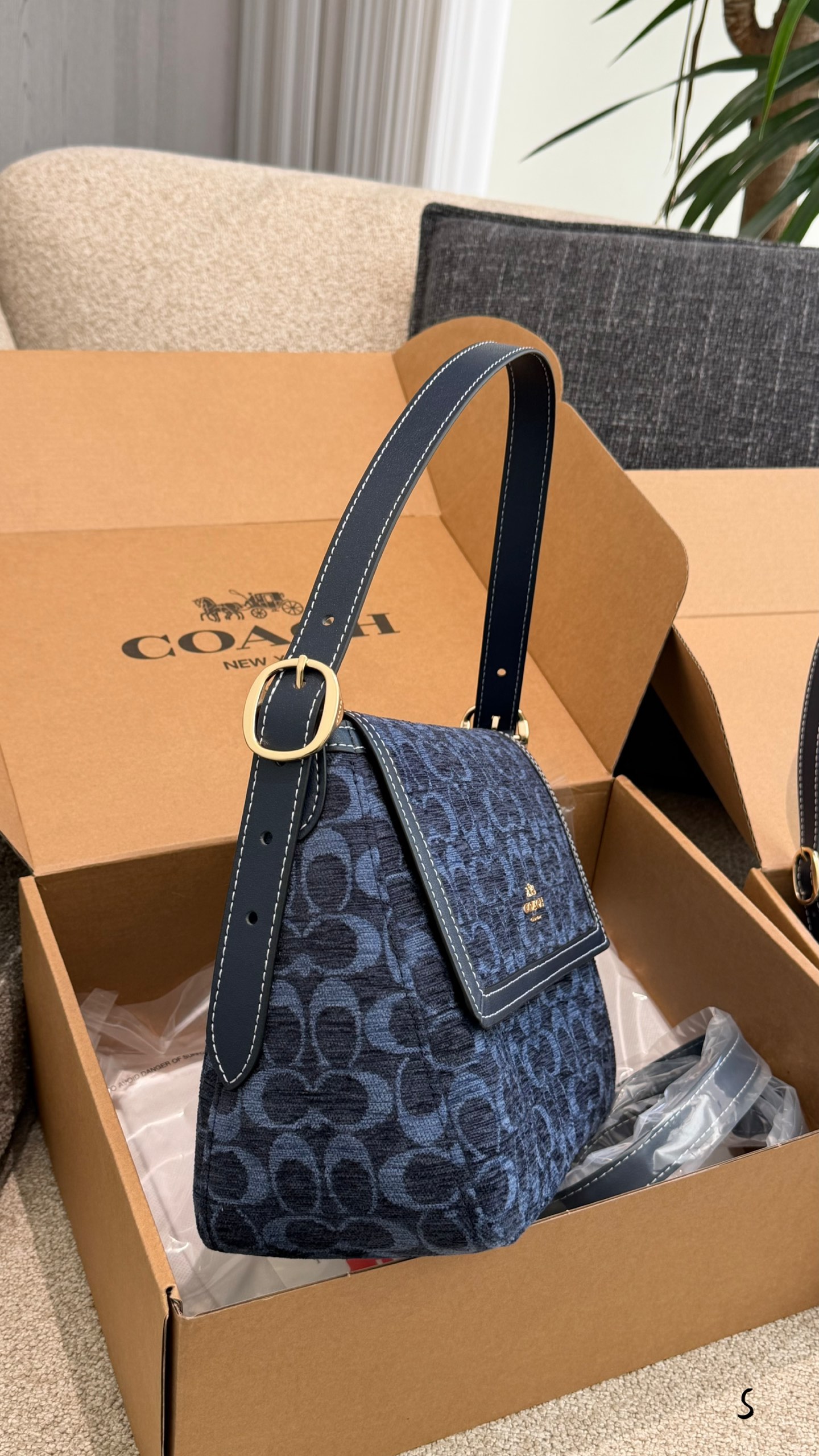 Cheap Chanel AAA quality Handbags in 230879, $80 USD- [IB230879] - Replica Chanel AAA quality Handbags