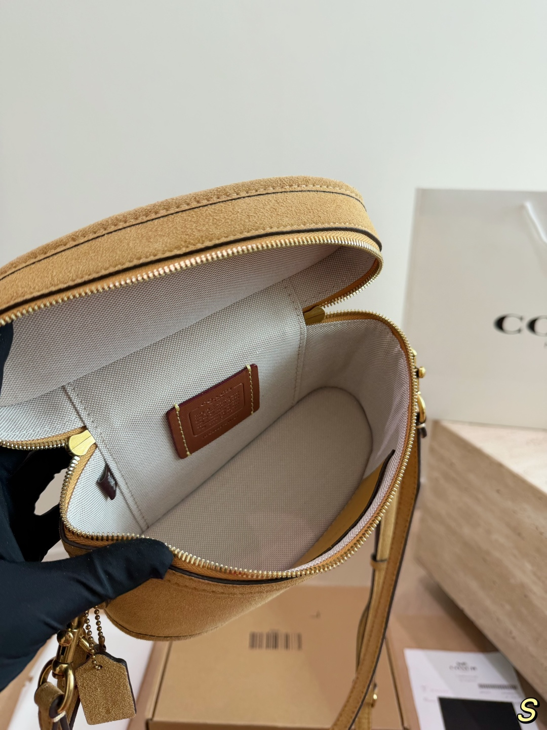 Cheap Chanel AAA quality Handbags in 230889, $90 USD- [IB230889] - Replica Chanel AAA quality Handbags
