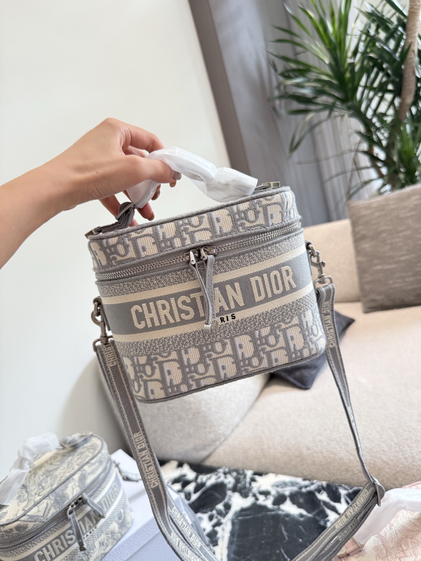 Cheap Dior AAA Quality Handbags in 230957, $120 USD- [IB230957] - Replica Dior AAA Quality Handbags