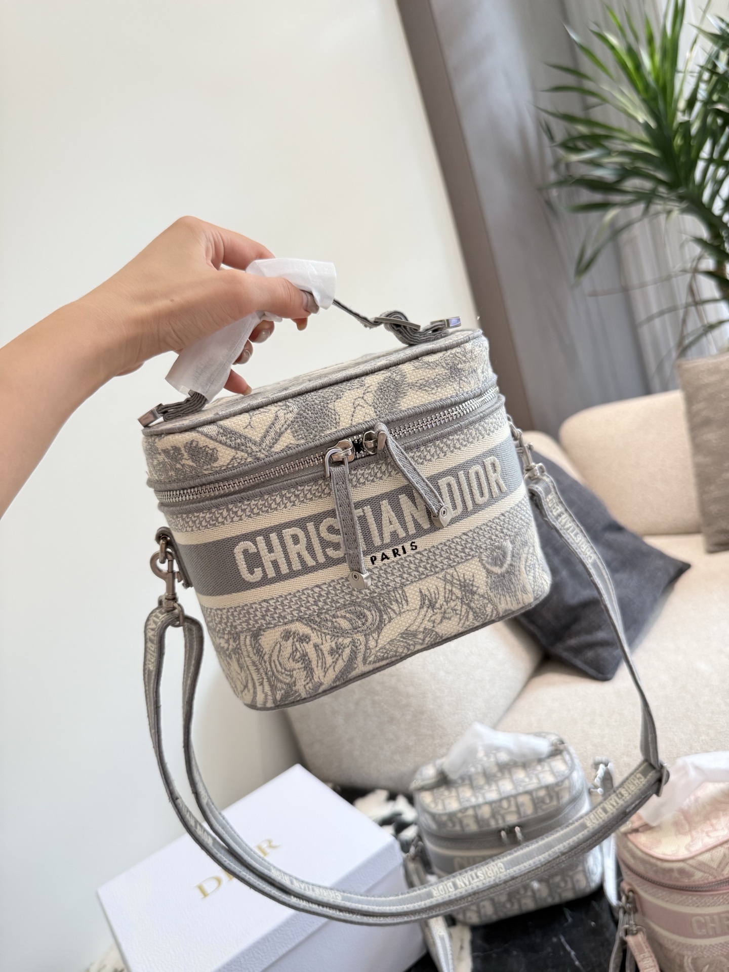 Cheap Dior AAA Quality Handbags in 230959, $120 USD- [IB230959] - Replica Dior AAA Quality Handbags